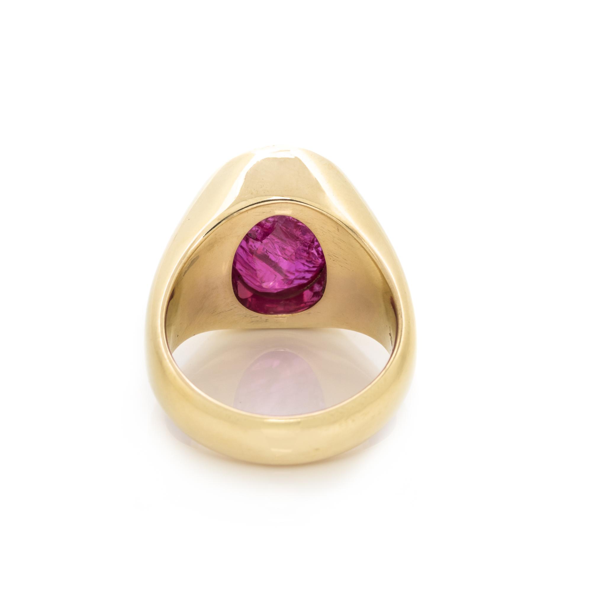 YELLOW GOLD AND RUBY RING