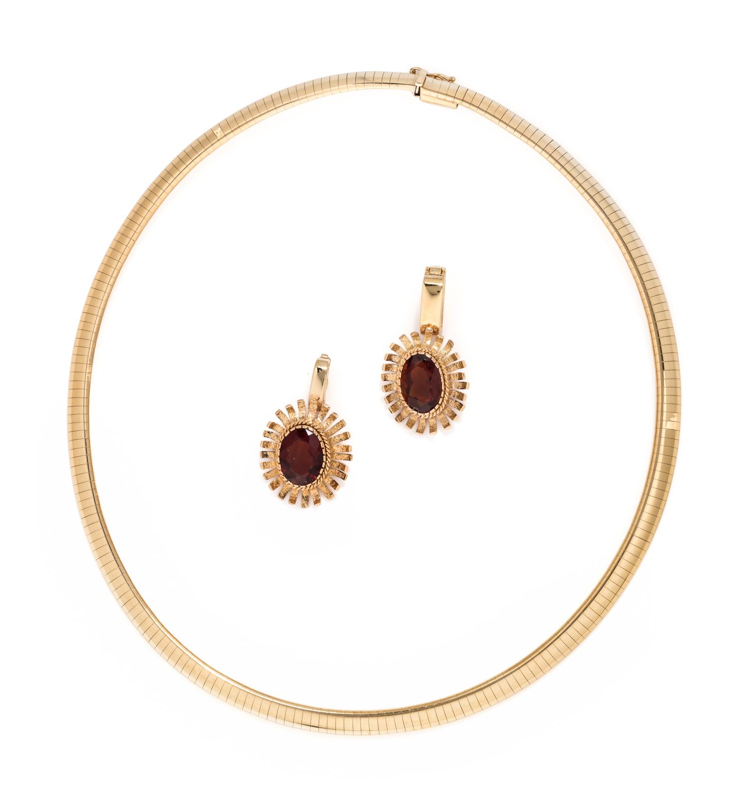 YELLOW GOLD NECKLACE AND CITRINE PENDANTS