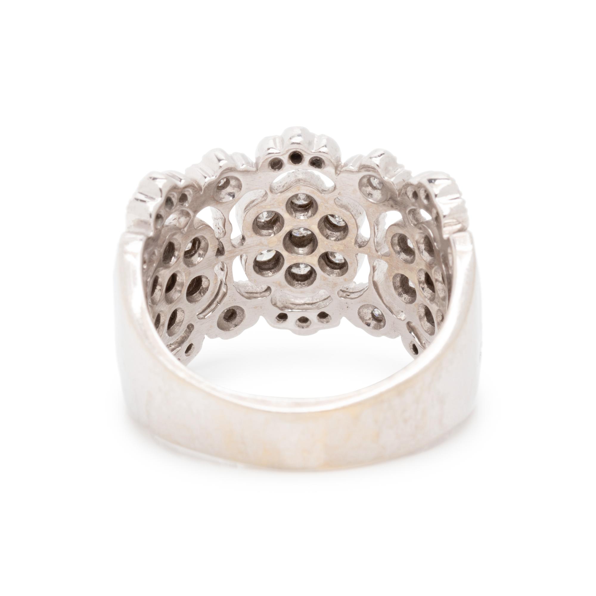 WHITE GOLD AND DIAMOND RING