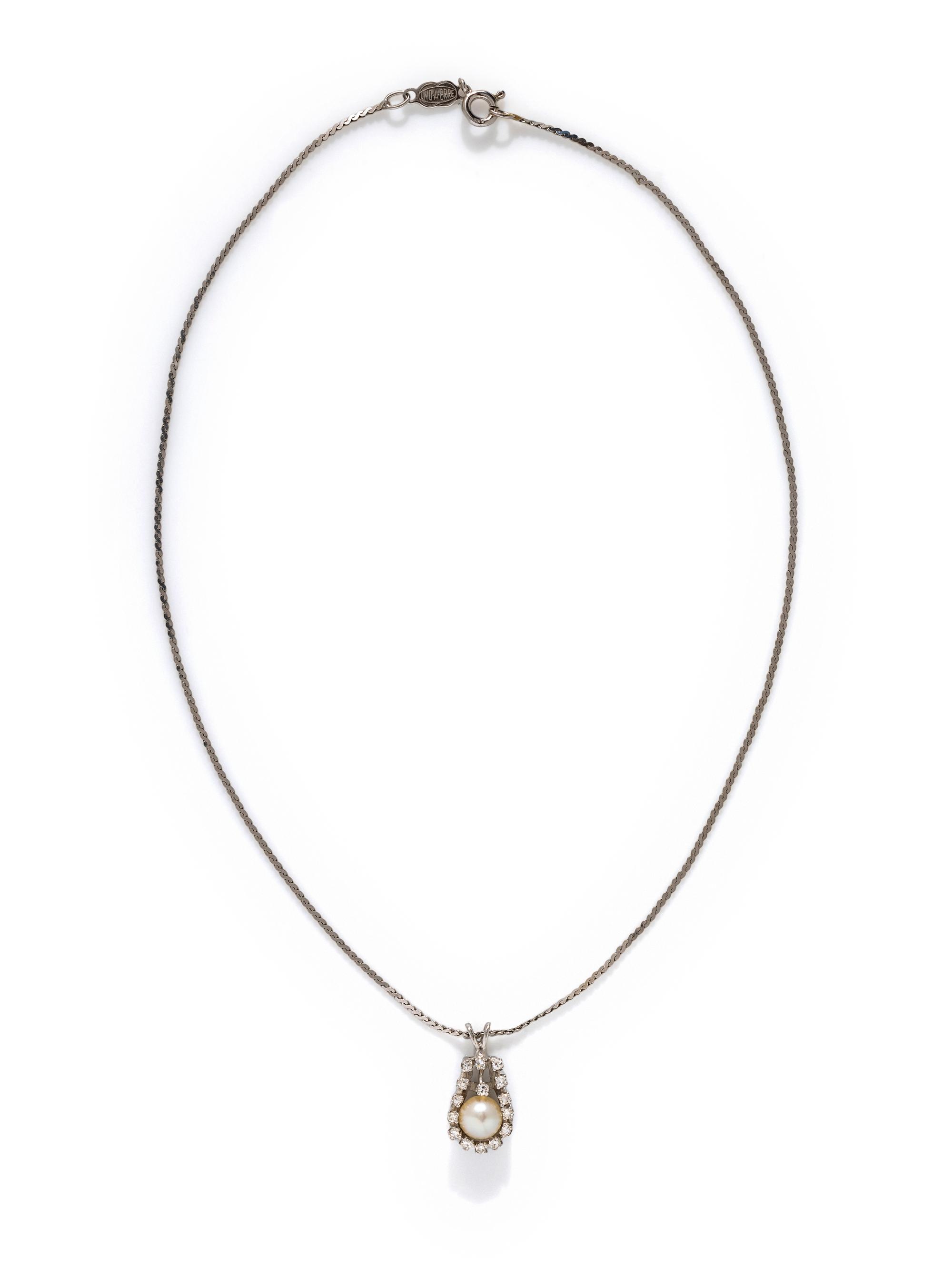 CULTURED PEARL AND DIAMOND PENDANT/NECKLACE