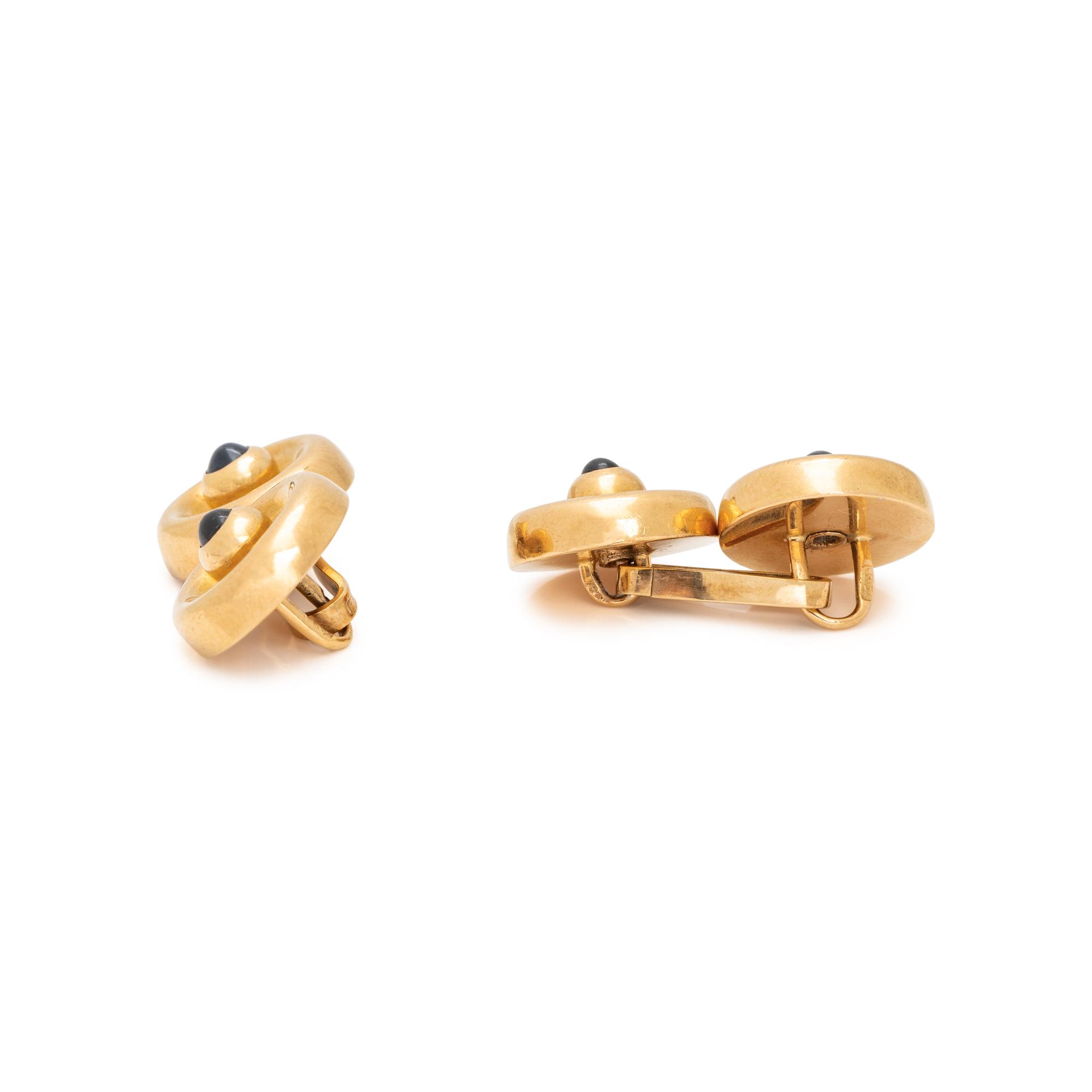 FABERGÉ, RUSSIAN, YELLOW GOLD AND SAPPHIRE CUFFLINKS