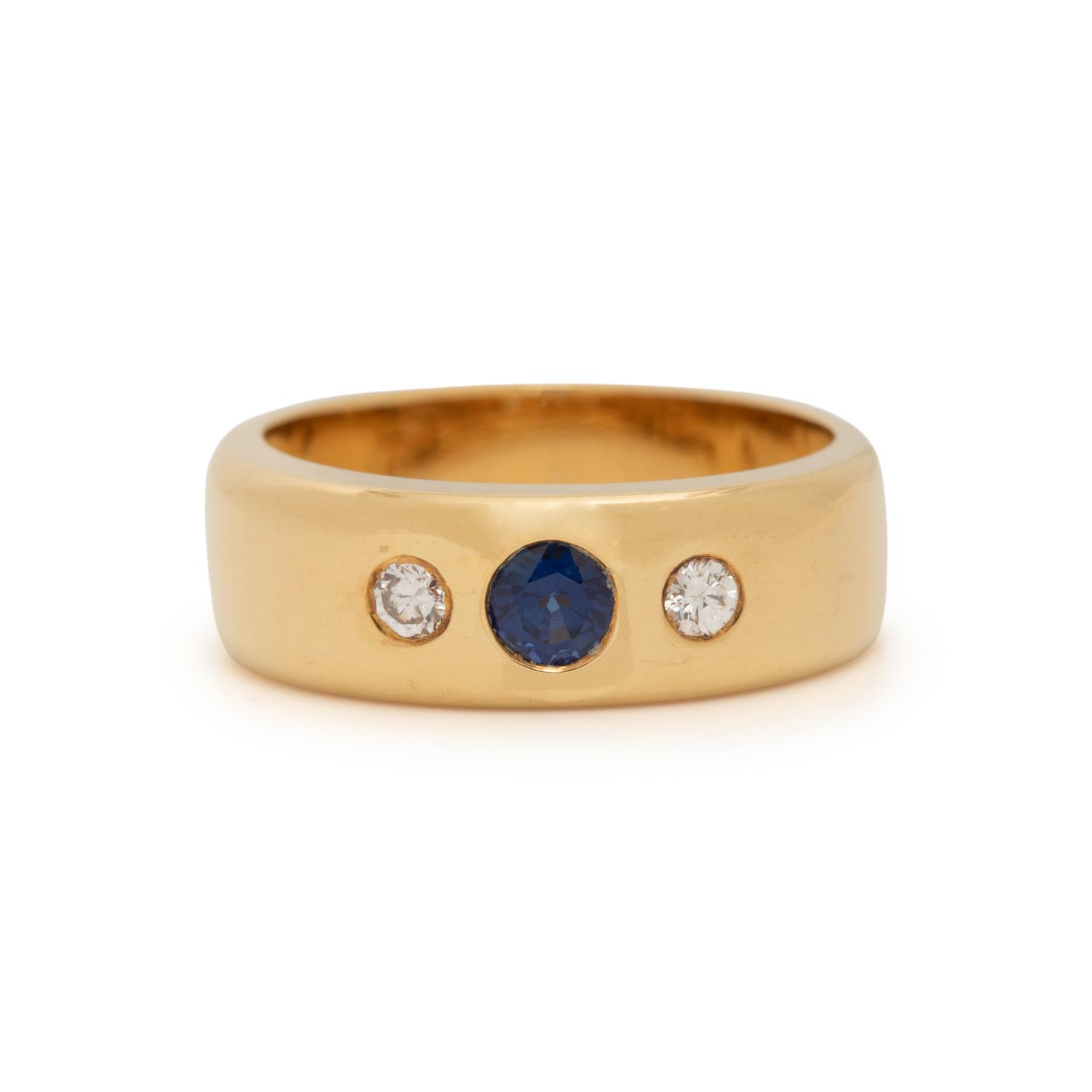 YELLOW GOLD, SAPPHIRE AND DIAMOND RING