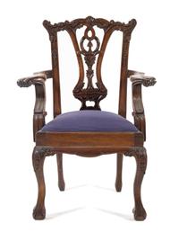 A Queen Anne Style Mahogany Child's Chair Height 26 x width 16 x depth 13 inches. — LATE 19TH CENTURY