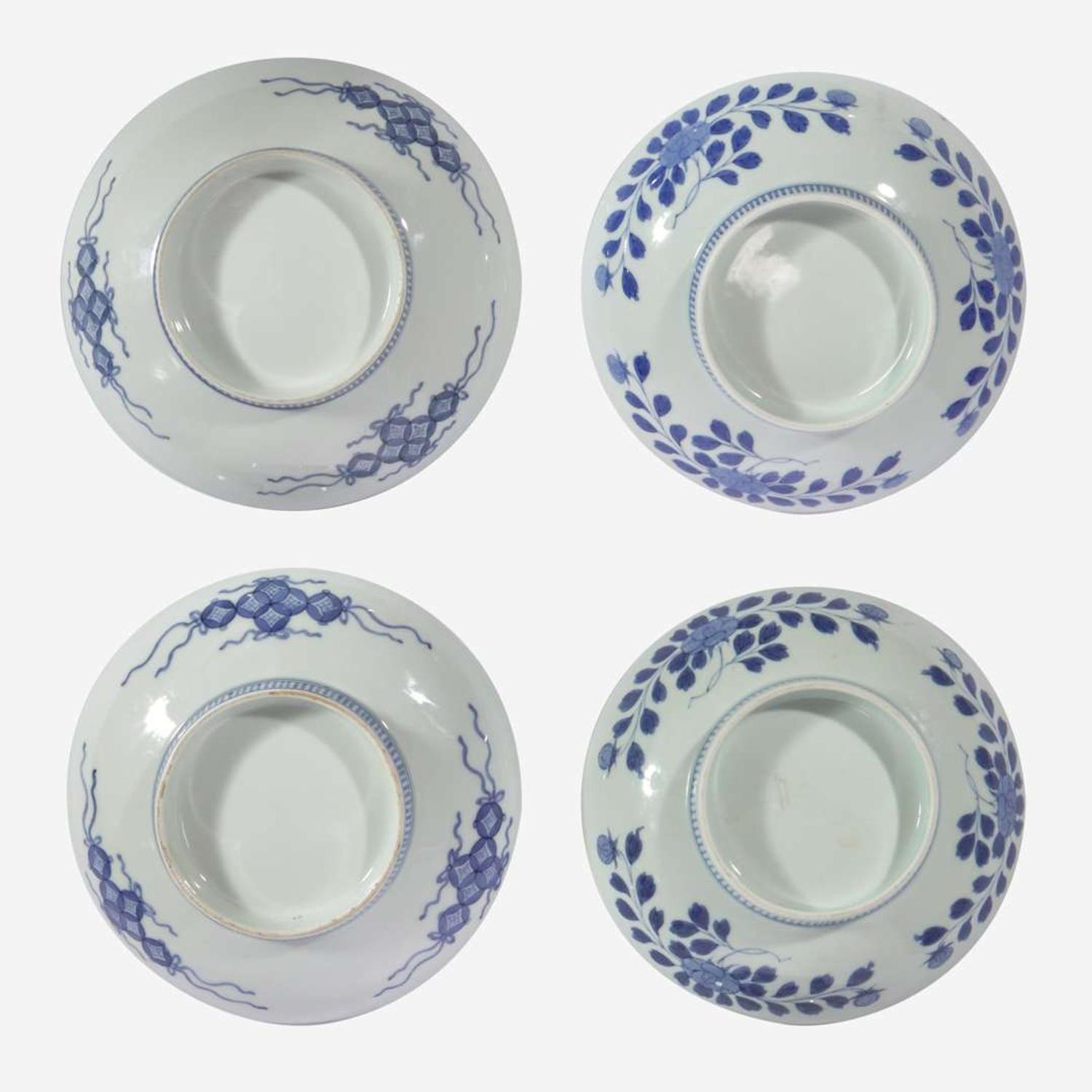 Two pairs of Japanese Nabeshima type porcelain dishes 日本锅岛烧风格瓷碟两对