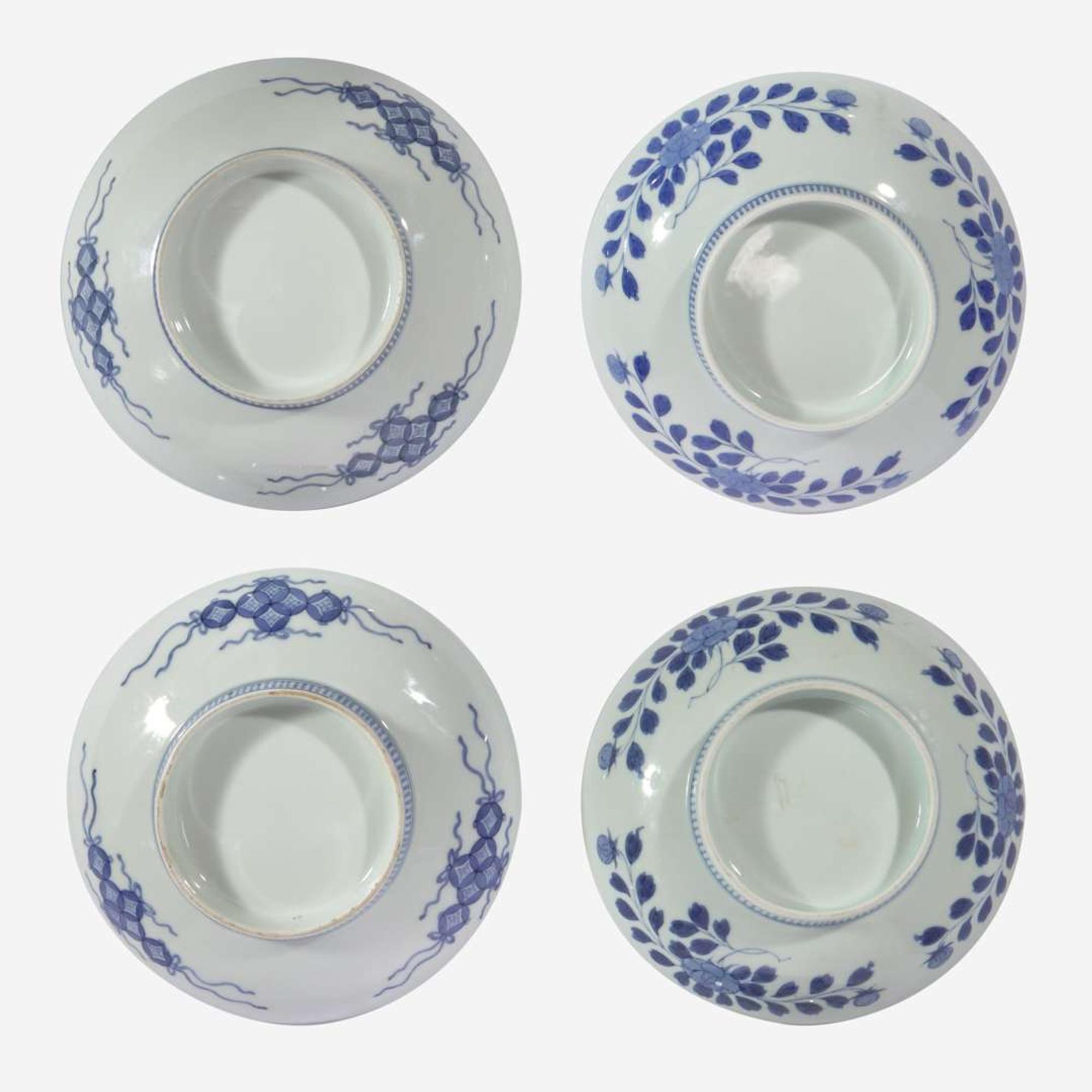 Two pairs of Japanese Nabeshima type porcelain dishes 日本锅岛烧风格瓷碟两对