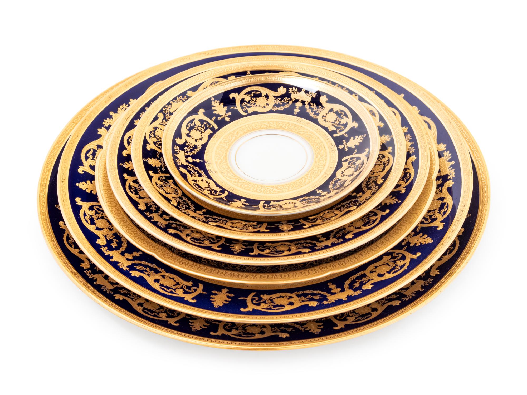A Haviland Limoges Porcelain Dinner Service
