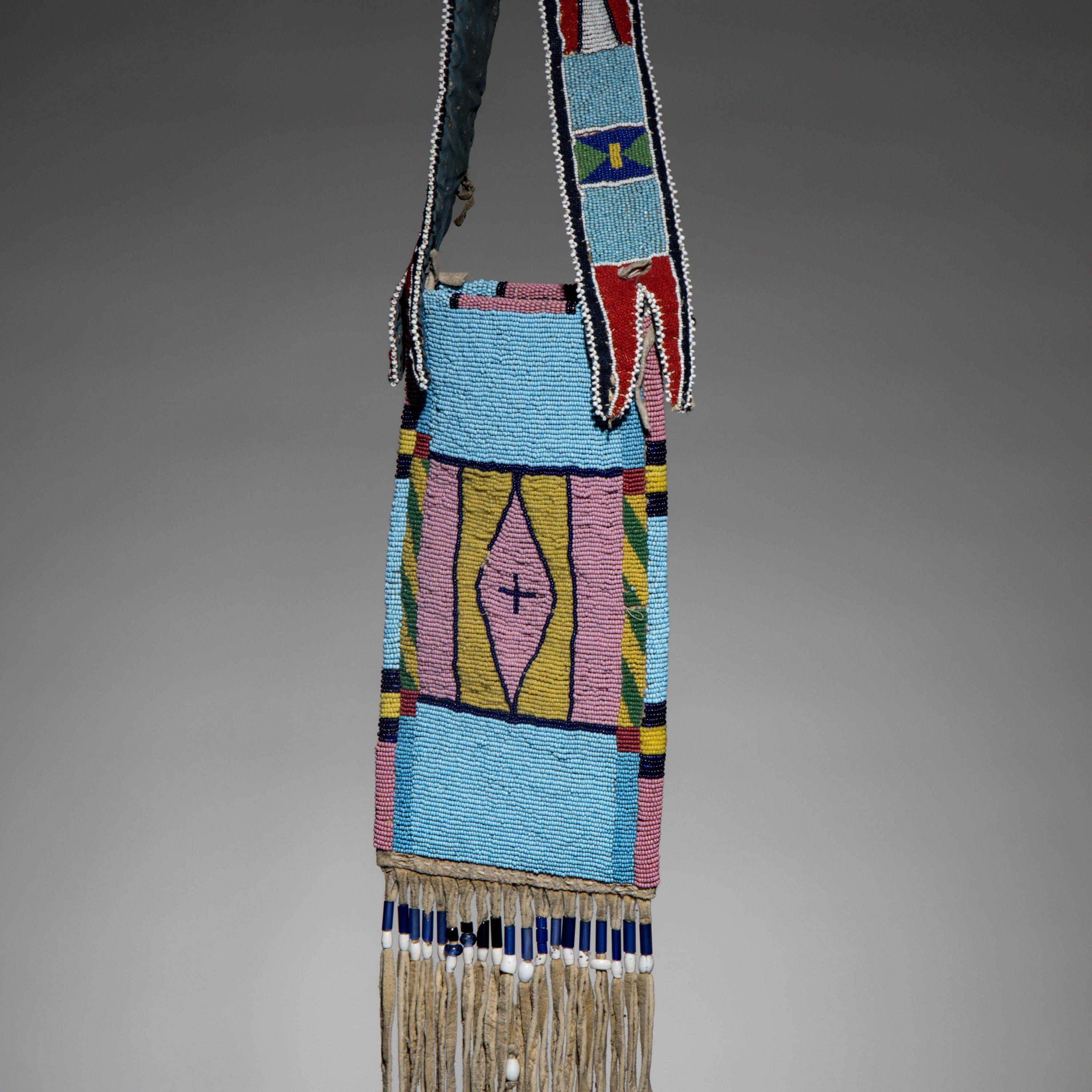 Apsáalooke [Crow] Beaded Hide Mirror Bag