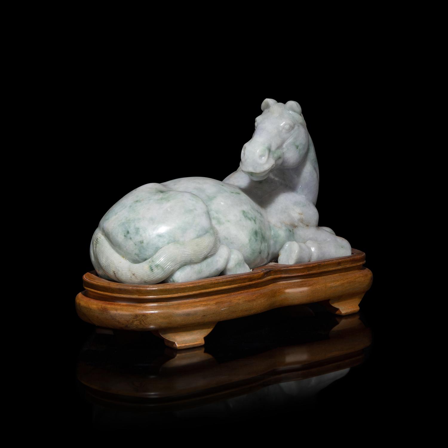 A Chinese Jadeite Horse, 20th Century 近代 翡翠臥馬