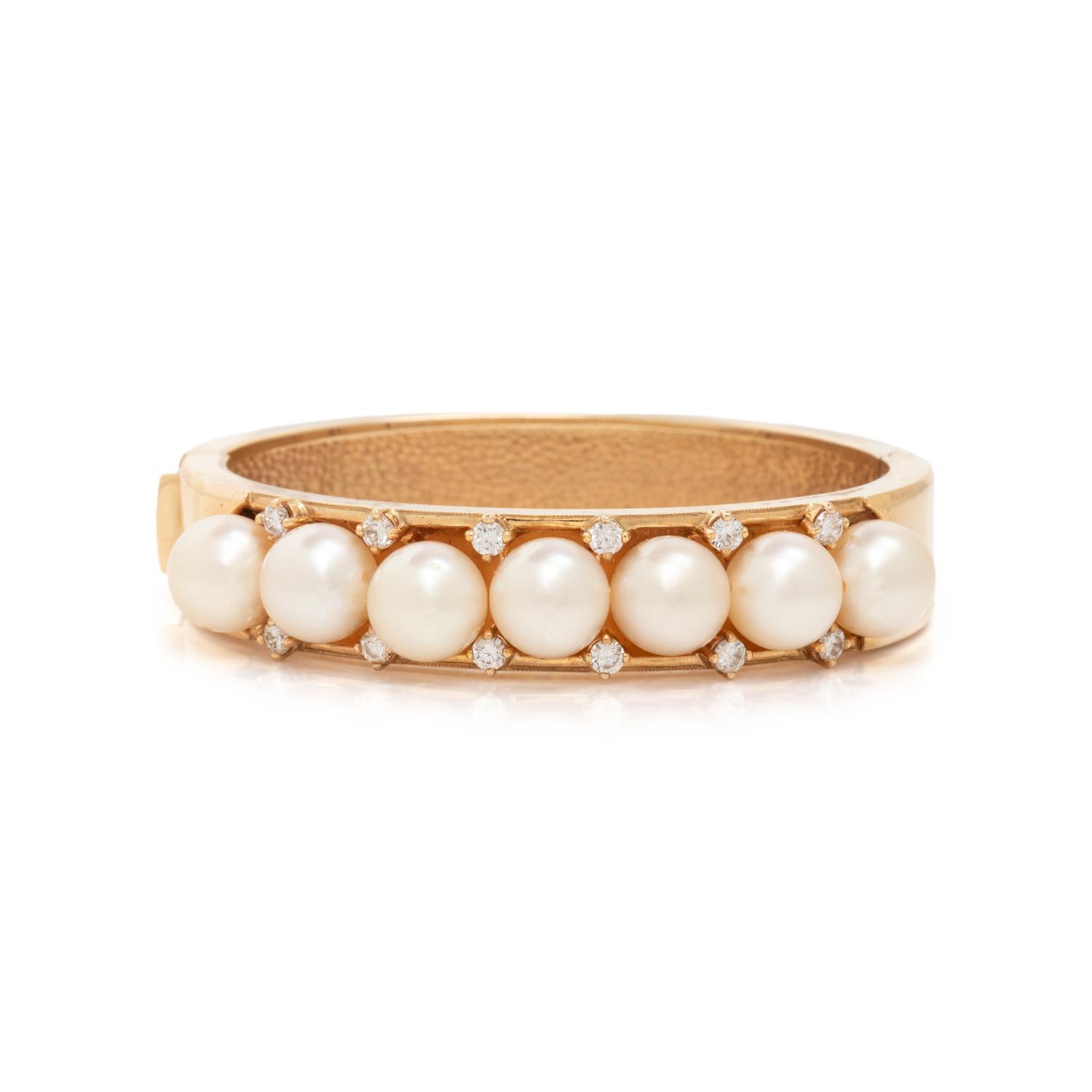 CULTURED PEARL AND DIAMOND BANGLE BRACELET