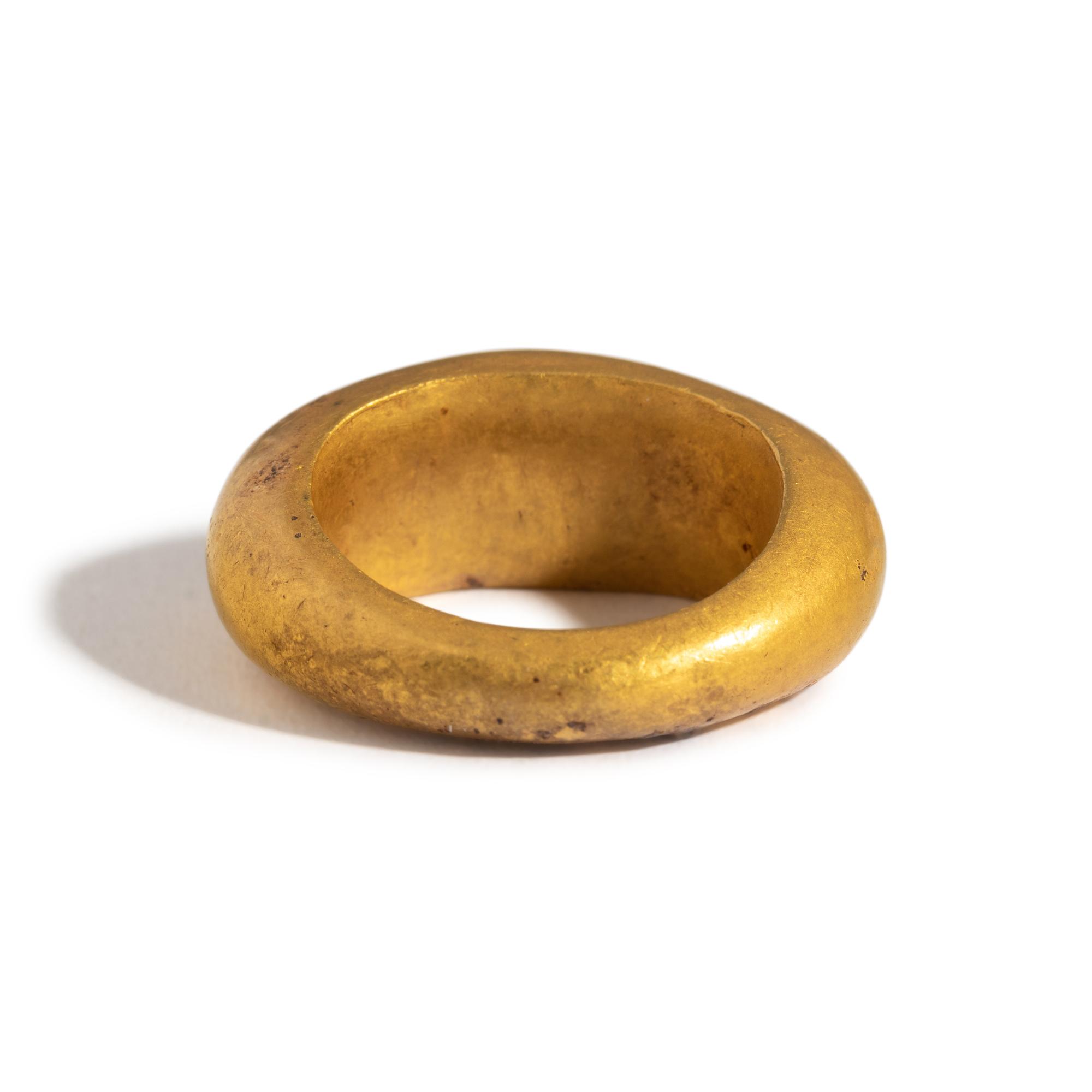 A Roman and White Glass Finger Ring