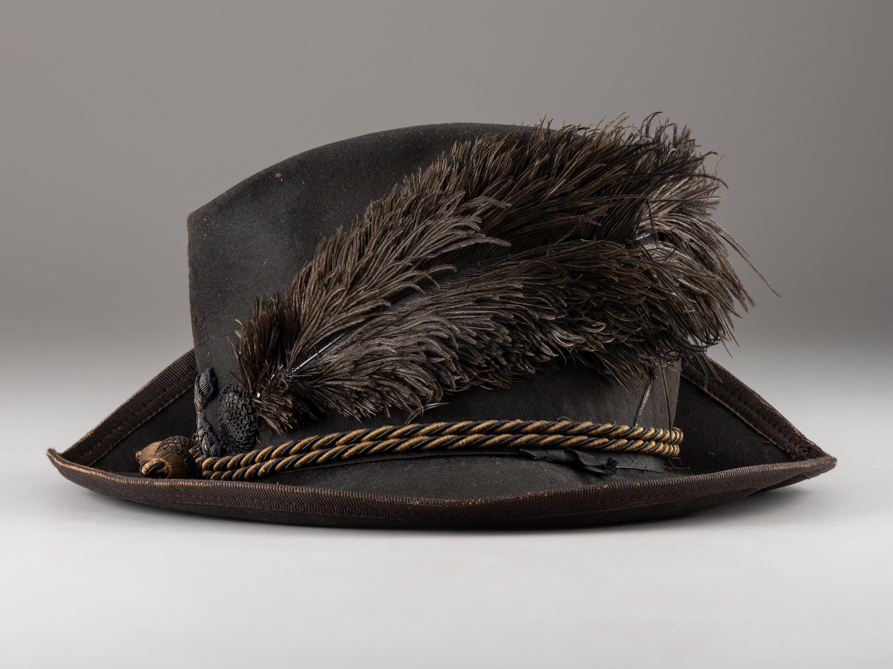 [CIVIL WAR]. Artillery officer's Hardee pattern slouch hat with U.S. Army imprint.