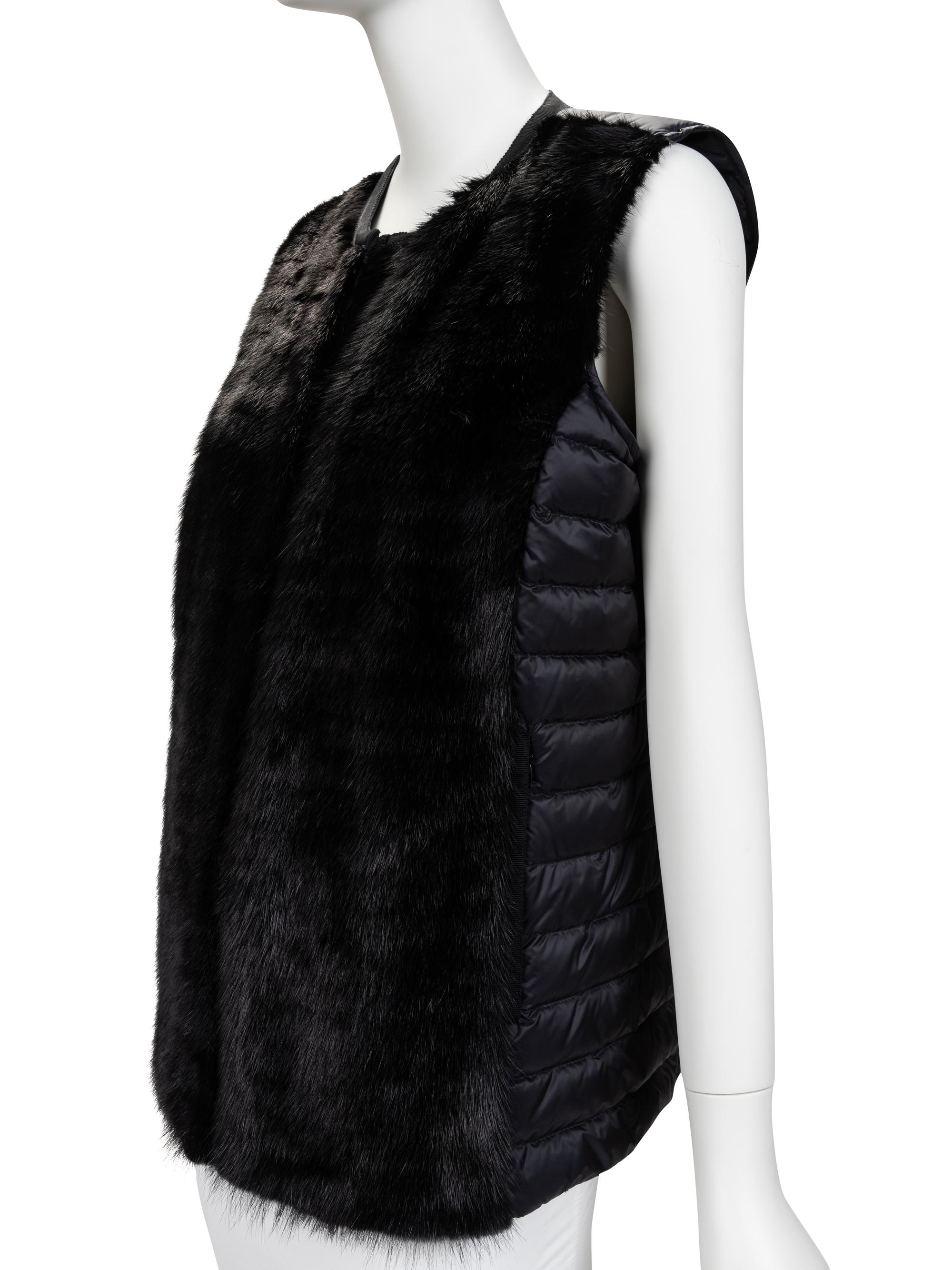 Moncler Sleeveless Puffer Trimmed with Mink