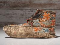 Huron Black-tanned Quilled Moccasin, Single