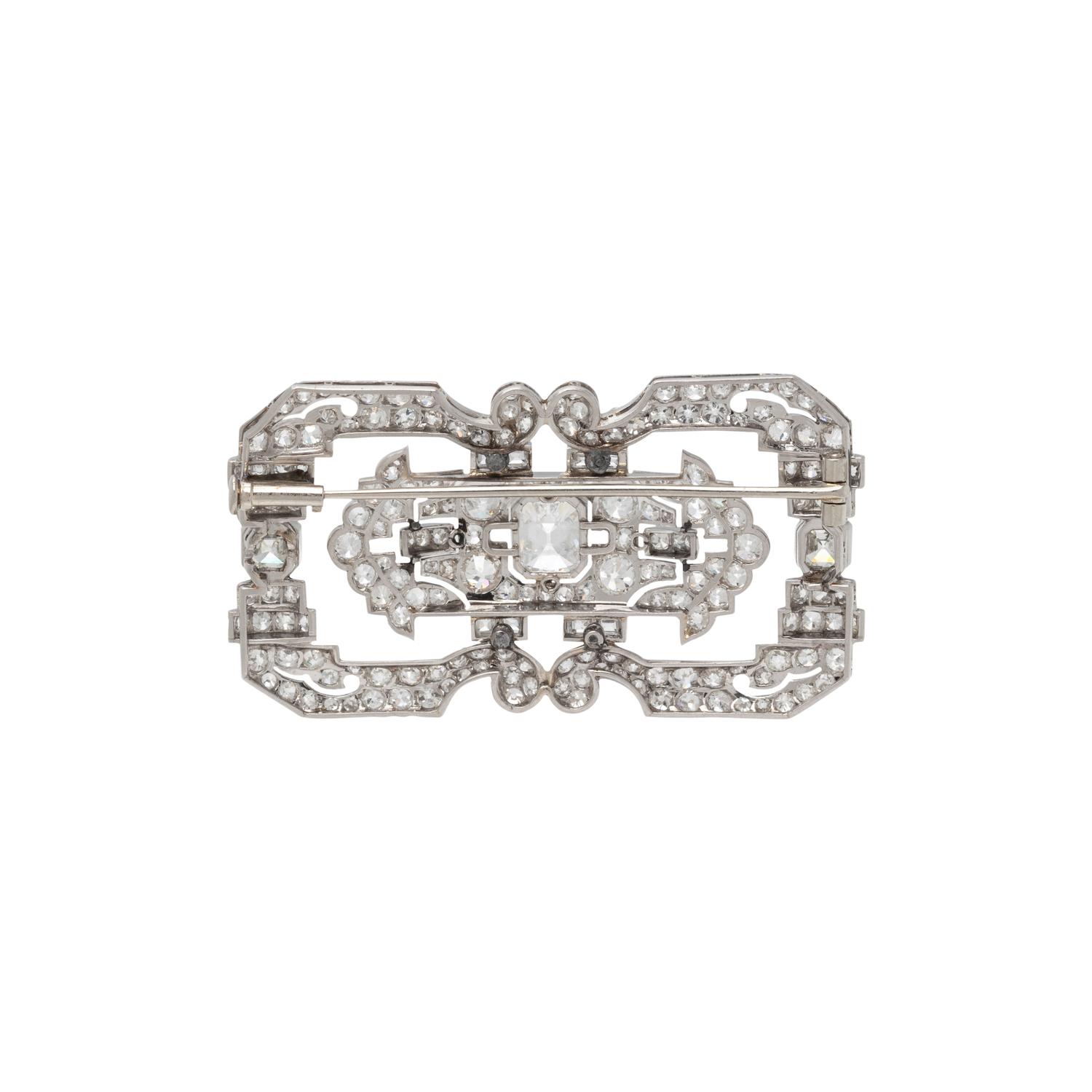 ART DECO, DIAMOND BROOCH