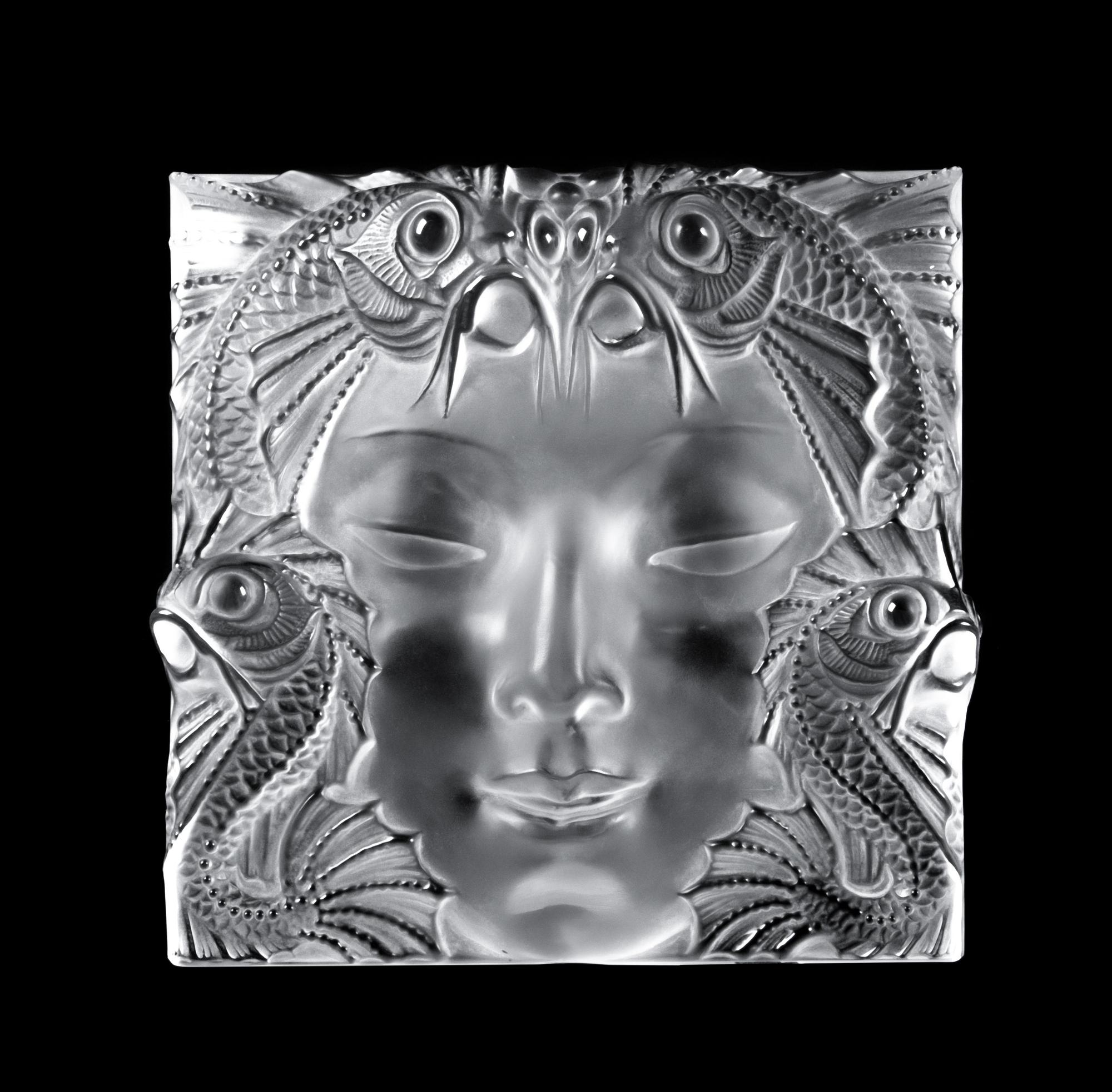 A Masque de Femme Relief