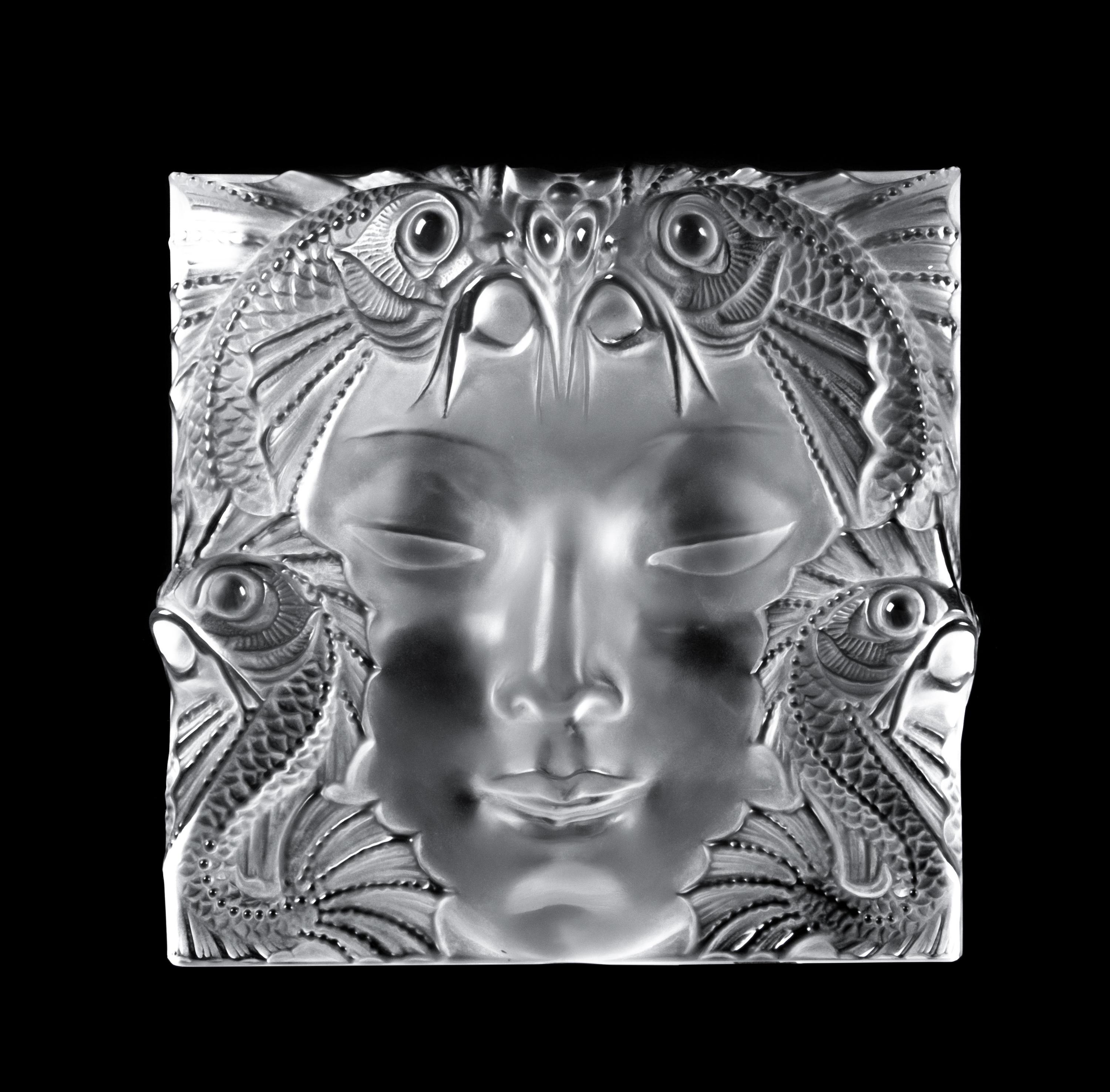 A Masque de Femme Relief