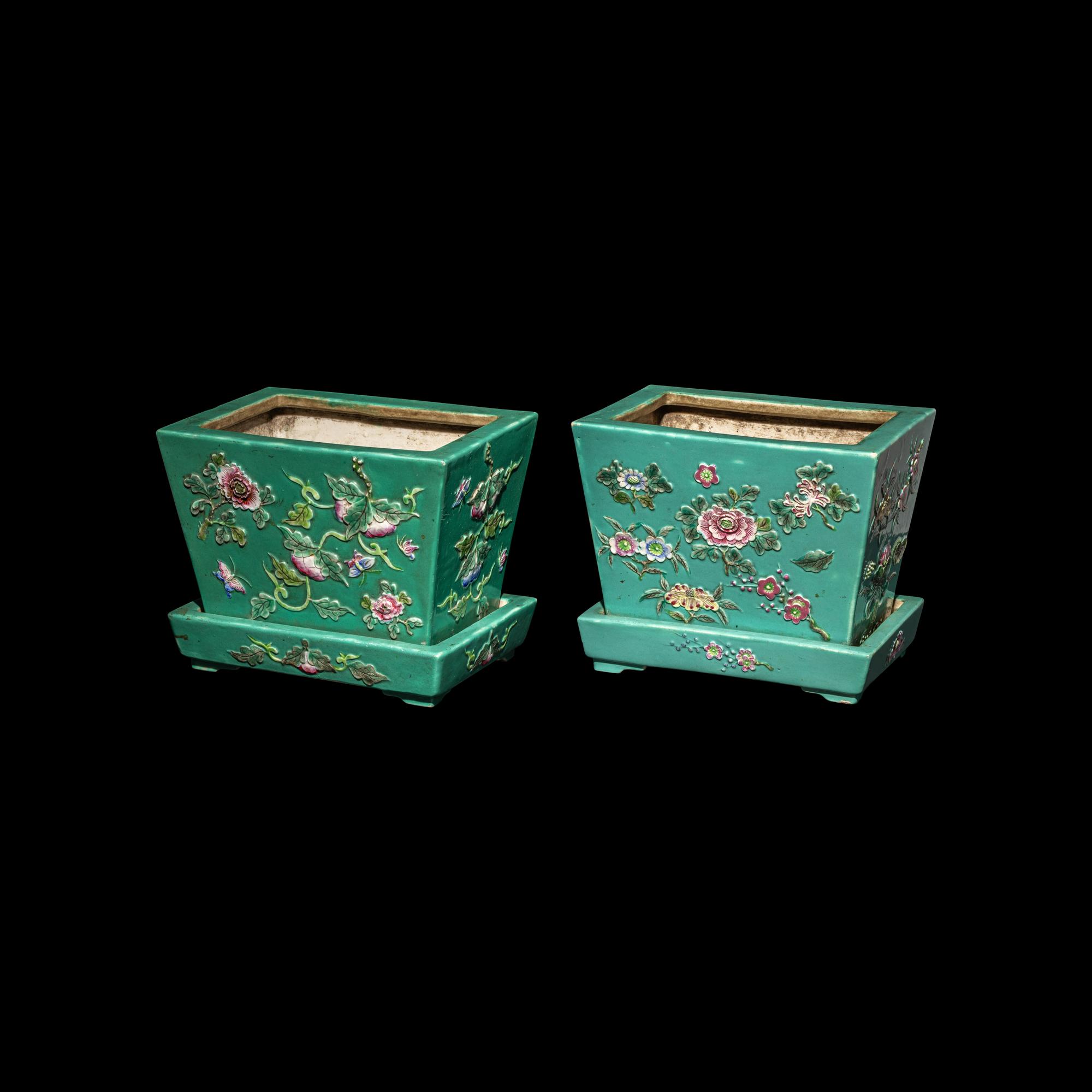 A Pair of Chinese Green Glazed and Famille Rose Porcelain Rectangular Planters, Late Qing/Republic Period 晚清/民國 綠地貼塑粉彩花卉四方花盆一對