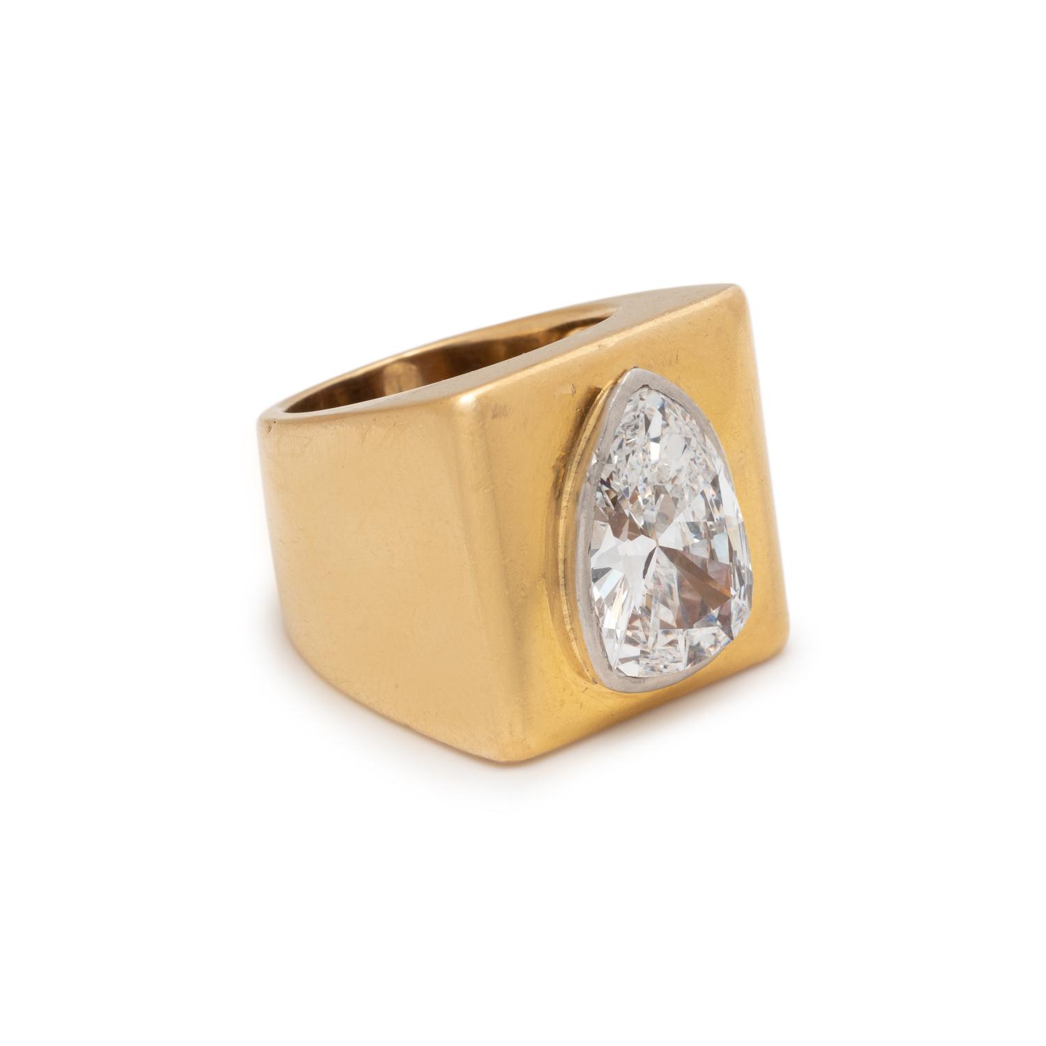 DIAMOND RING
