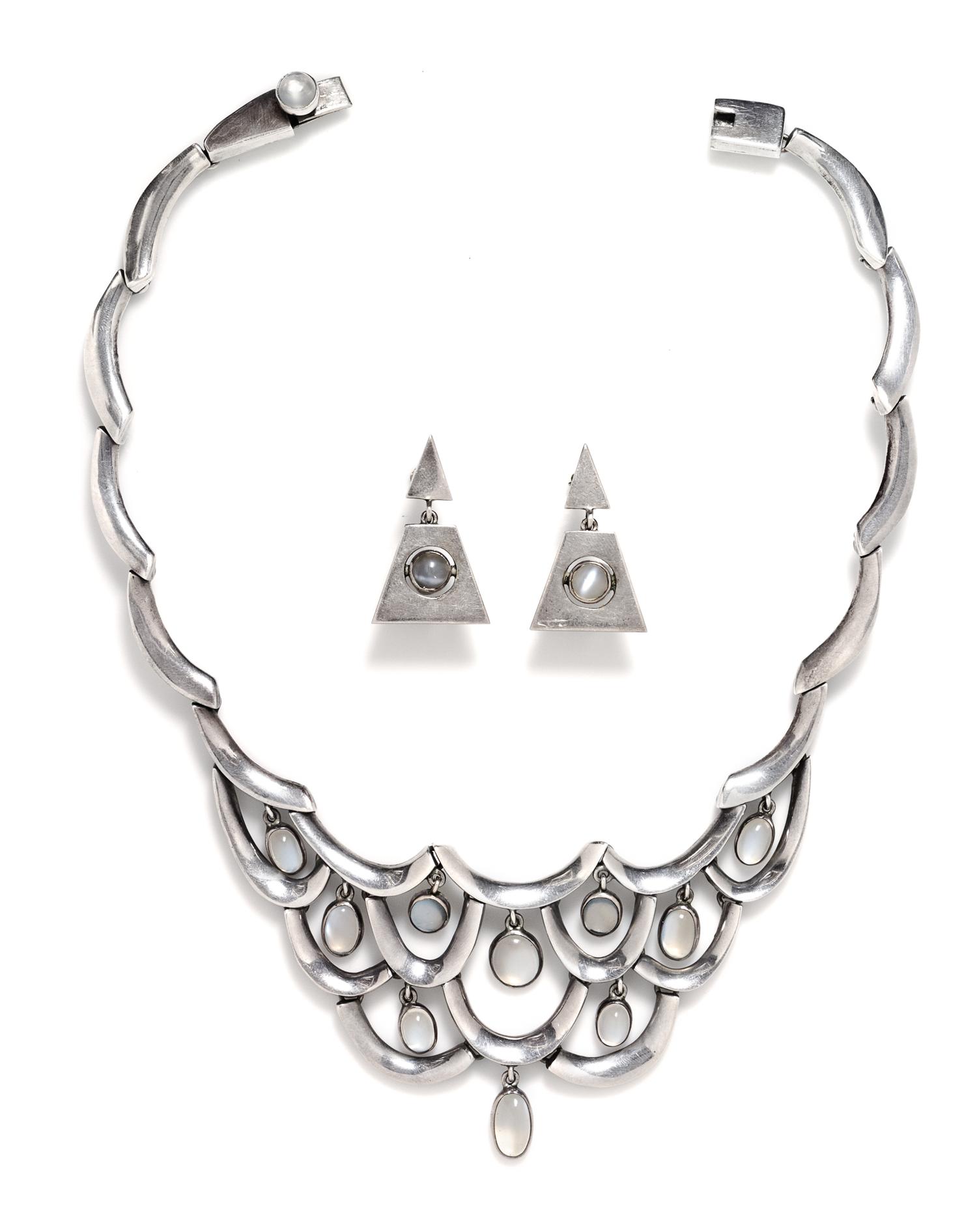 A Sterling Silver and Moonstone Necklace, Antonio Pineda, 87.10 dwts.