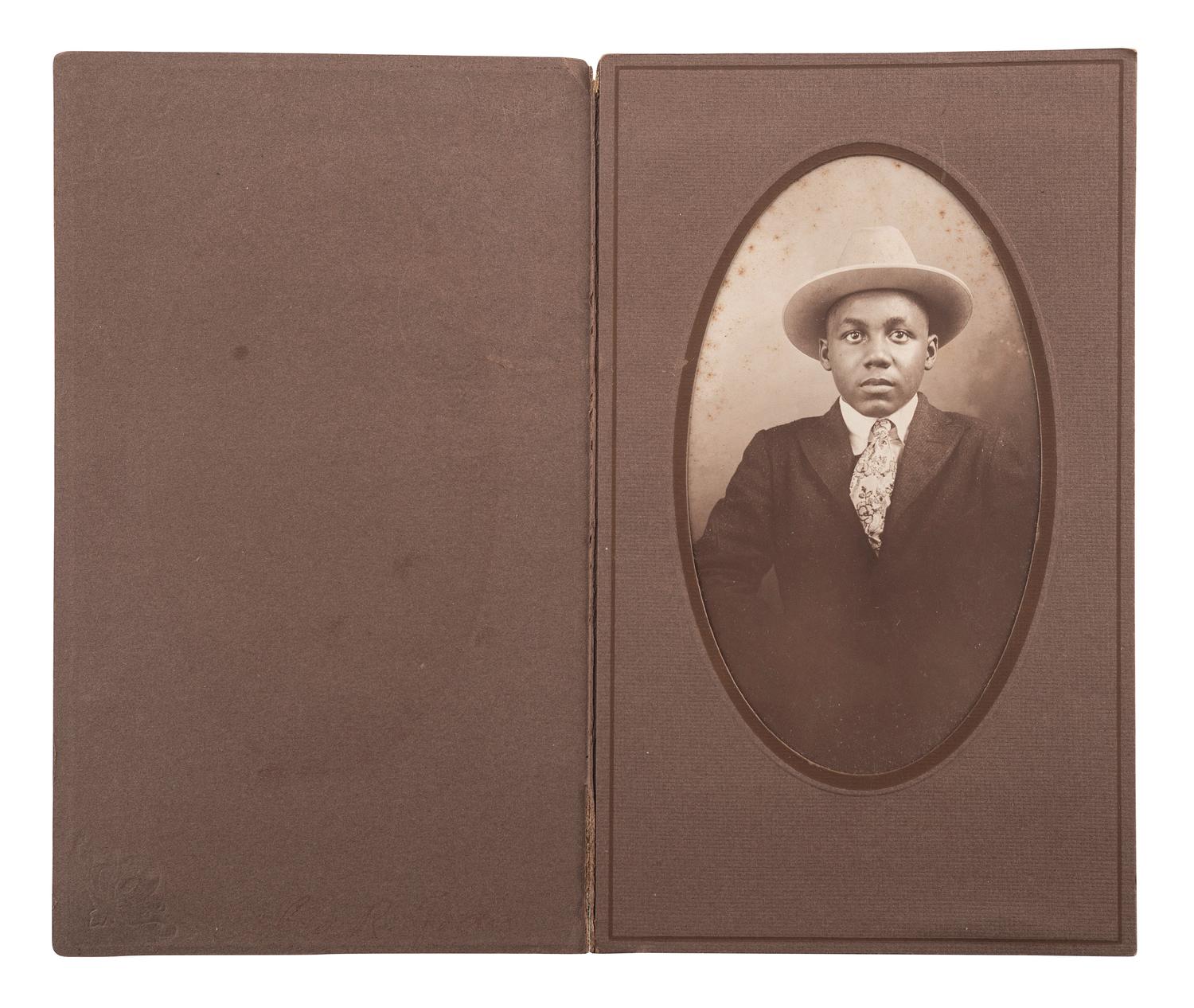 [HISTORIC PHOTOGRAPHY]. A group of 4 photographs of African American subjects. Ca late 19th-early 20th century.