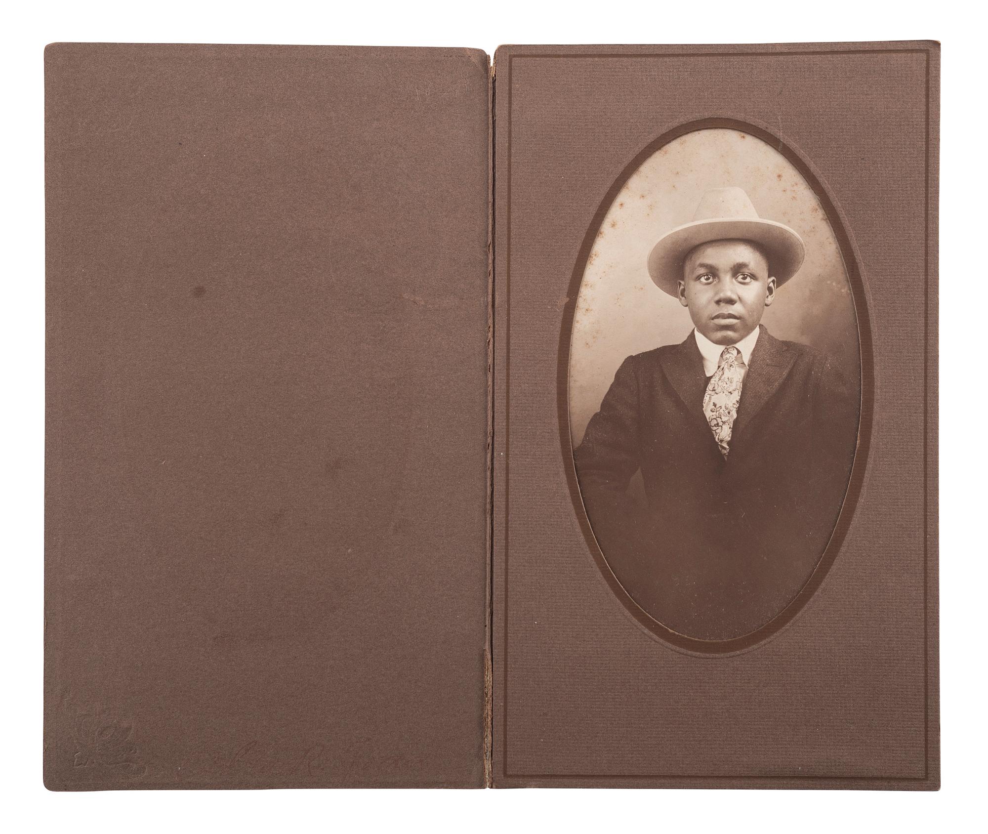 [HISTORIC PHOTOGRAPHY]. A group of 4 photographs of African American subjects. Ca late 19th-early 20th century.