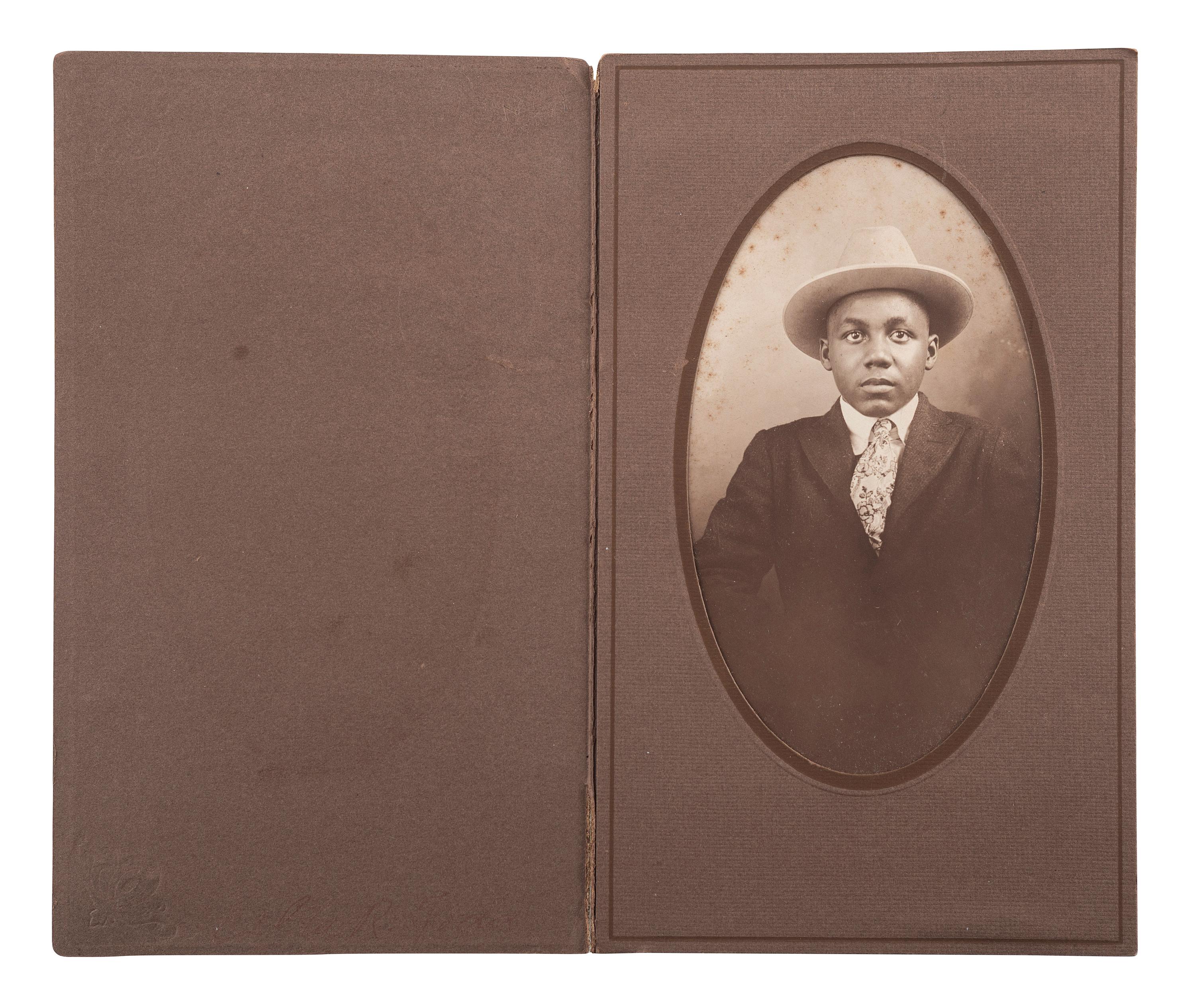 [HISTORIC PHOTOGRAPHY]. A group of 4 photographs of African American subjects. Ca late 19th-early 20th century.