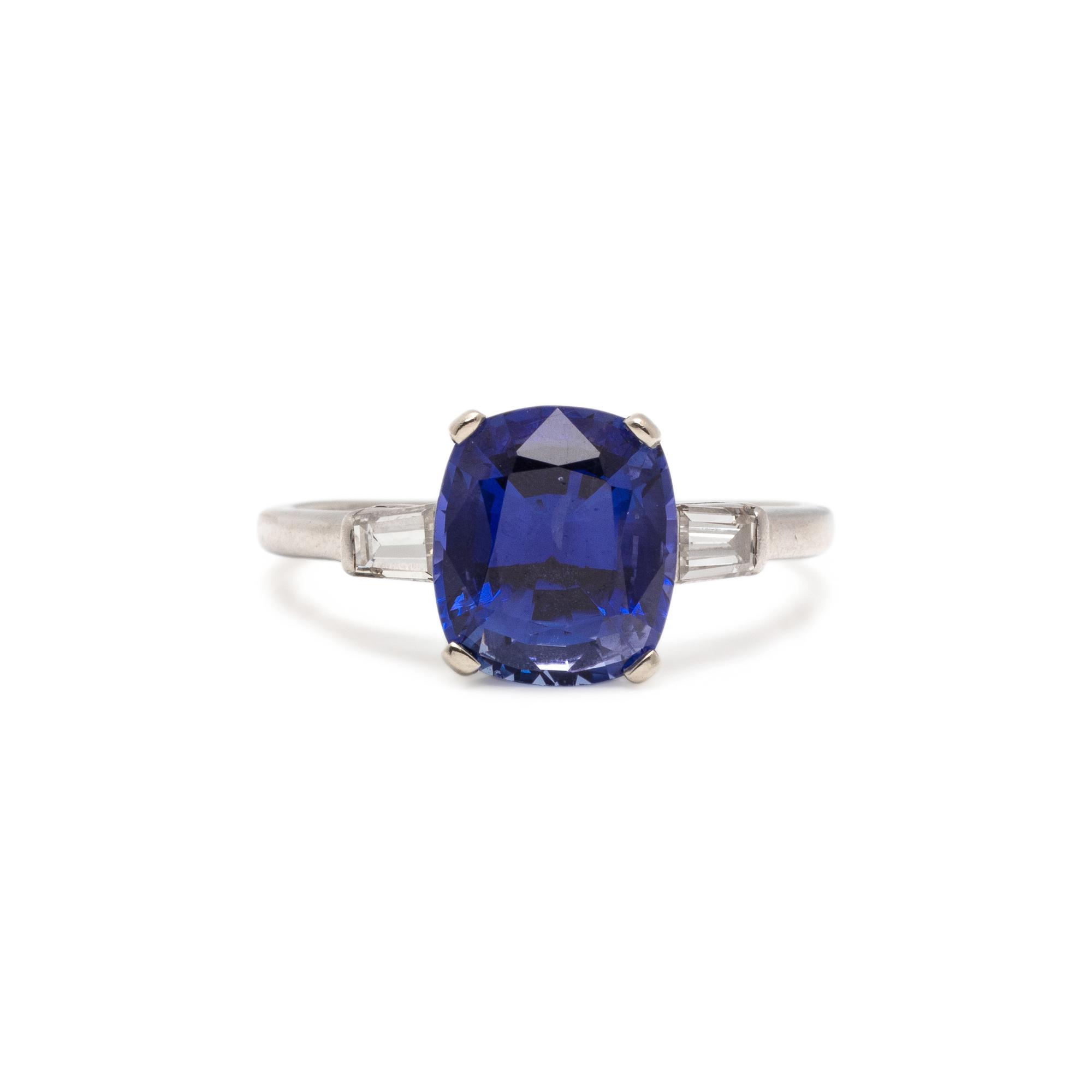 SAPPHIRE AND DIAMOND RING