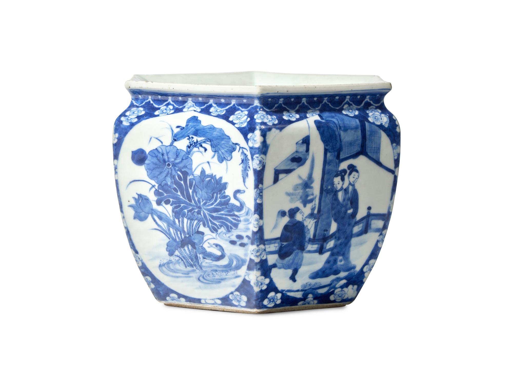 A Chinese Blue and White Jardinière, late 19th Century