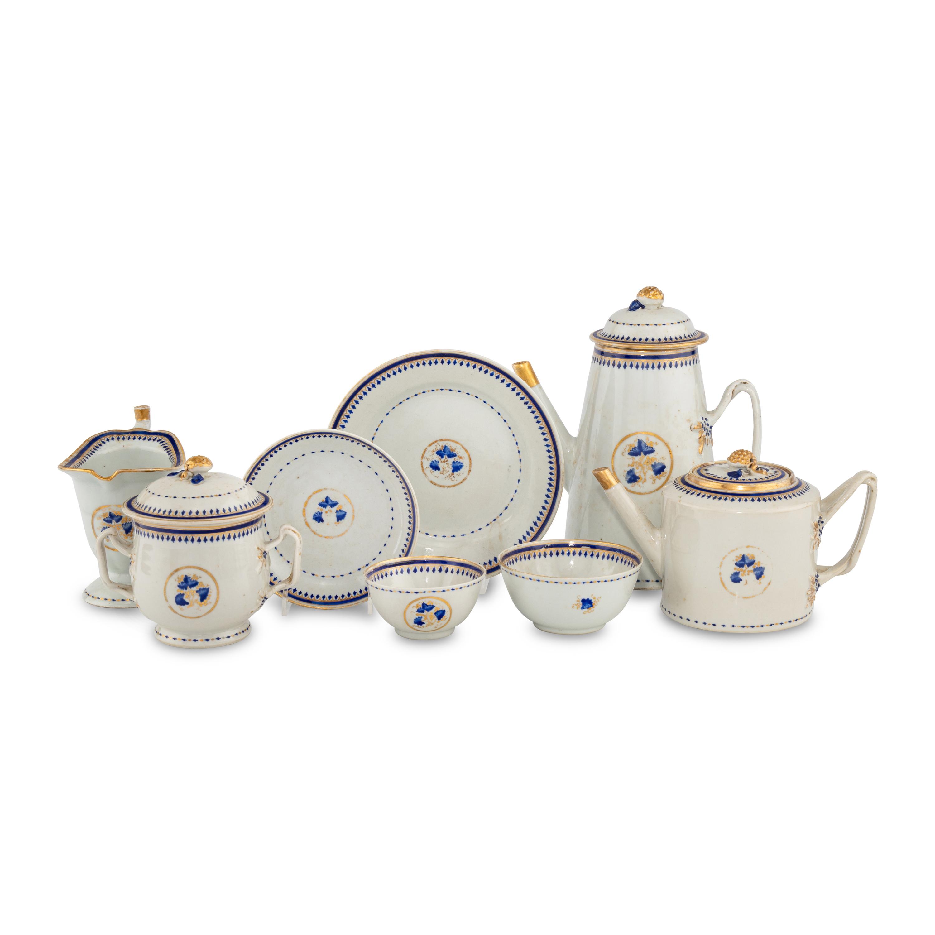 A Chinese Export Porcelain Tea Service