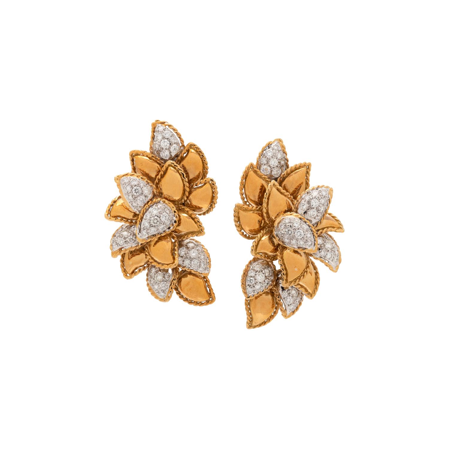 SABBADINI, YELLOW GOLD AND DIAMOND EARCLIPS