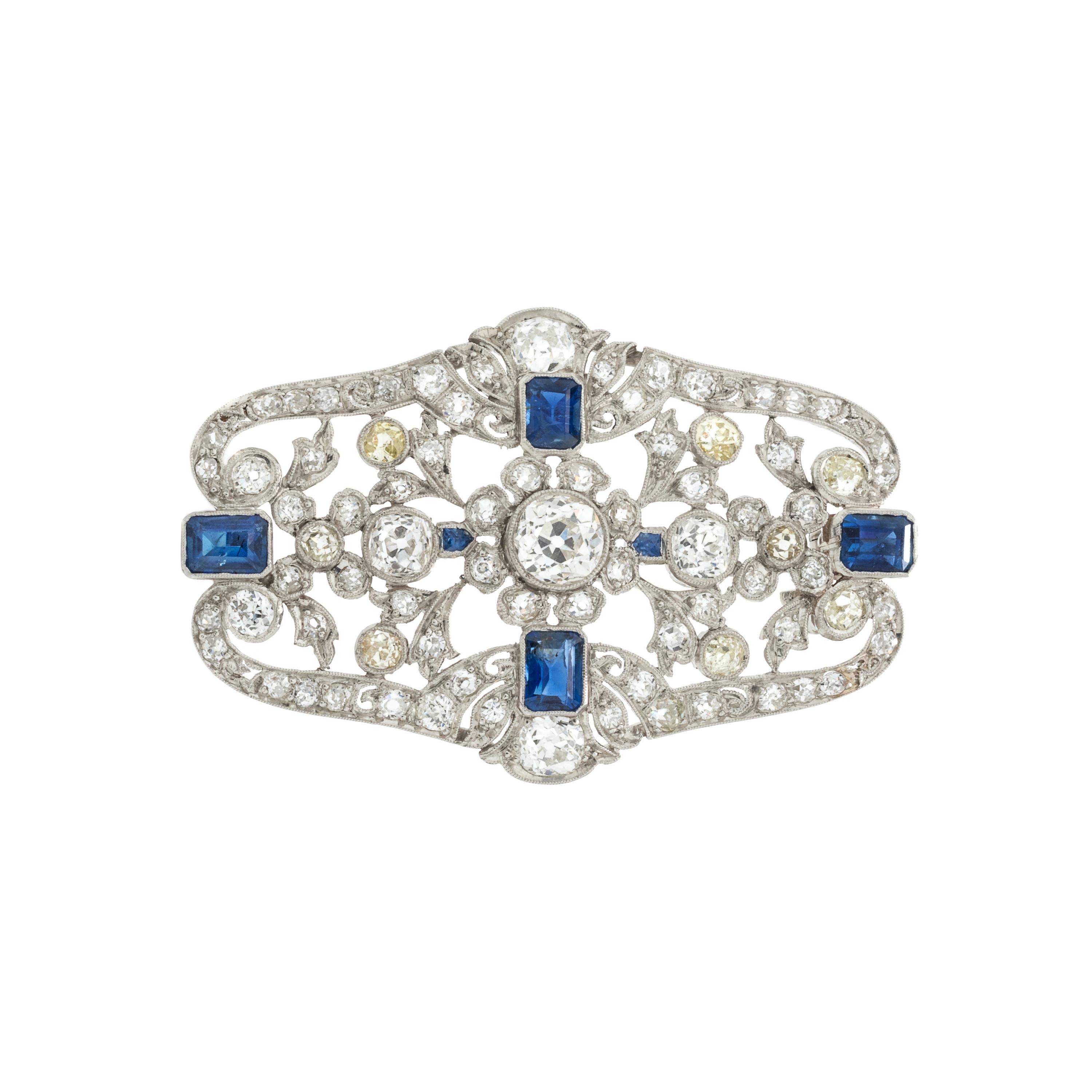 ART DECO, DIAMOND AND SAPPHIRE PENDANT/BROOCH