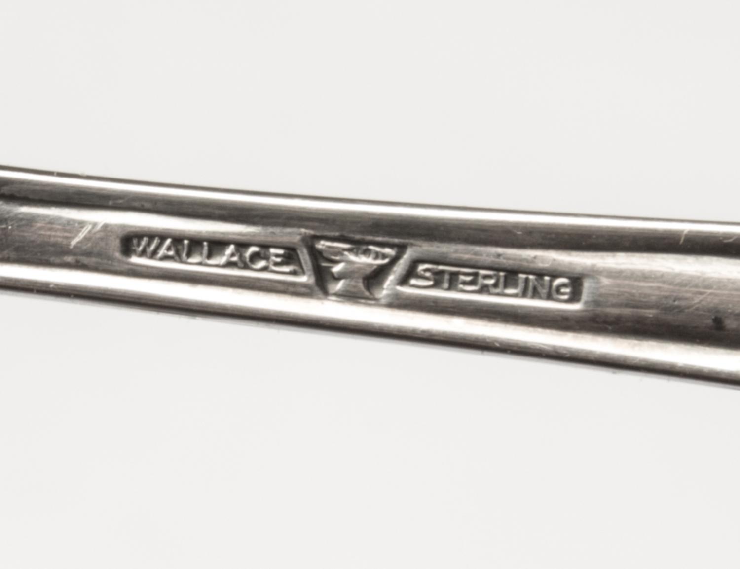 An American Silver Partial Flatware Service, R. Wallace & Sons Mfg. Co., Wallingford, CT, Stradivari pattern, comprising: 5 dinner kniv