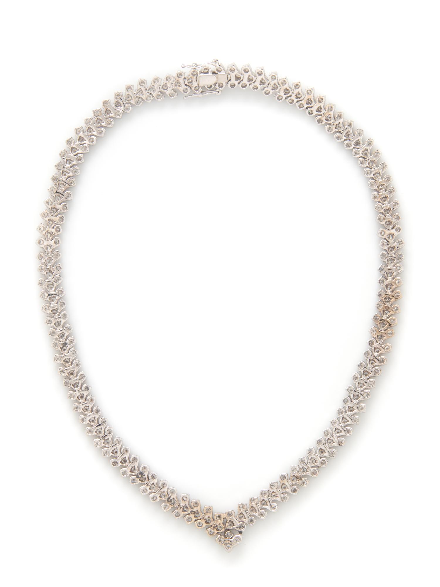 WHITE GOLD AND DIAMOND NECKLACE