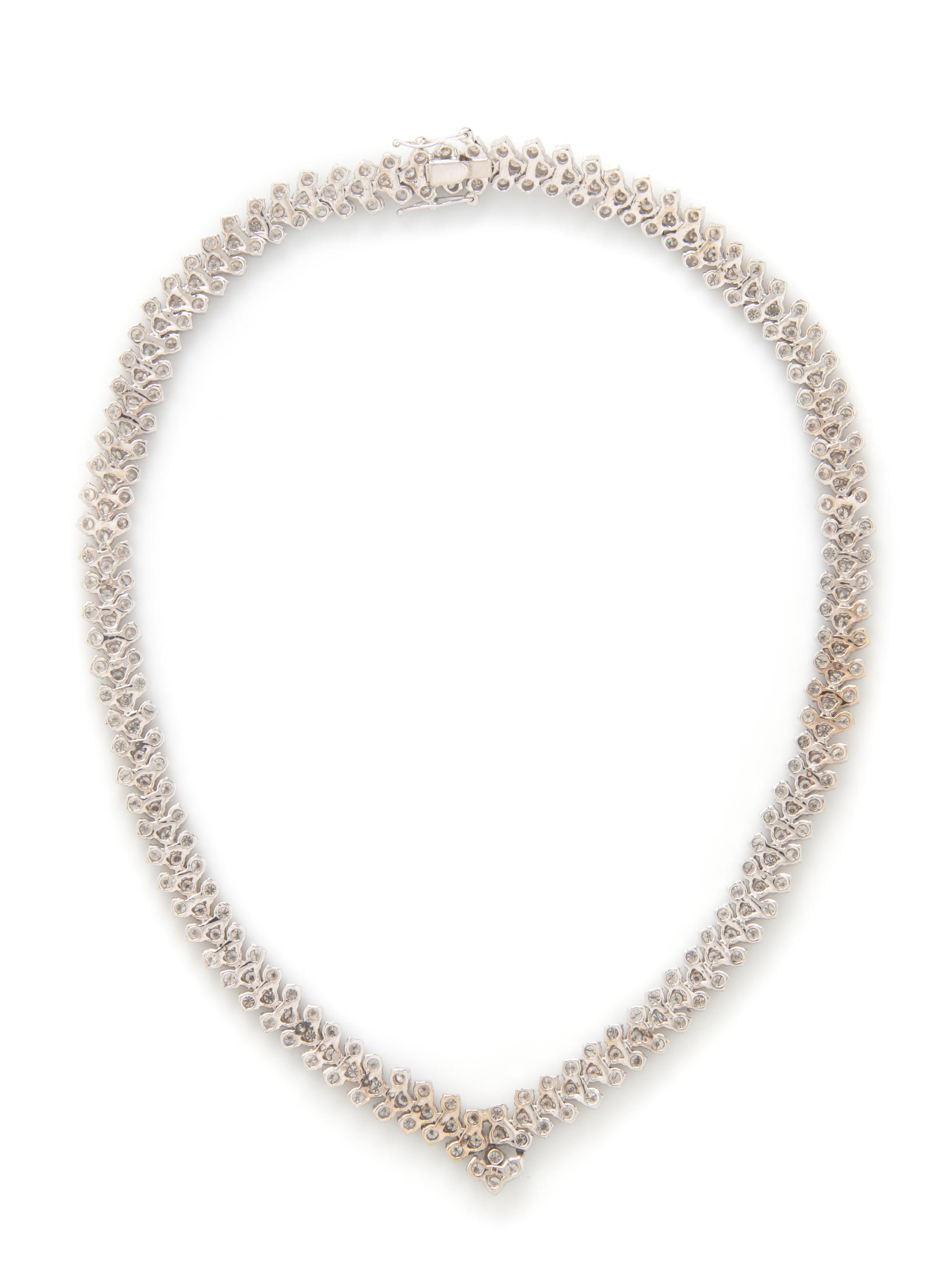 WHITE GOLD AND DIAMOND NECKLACE
