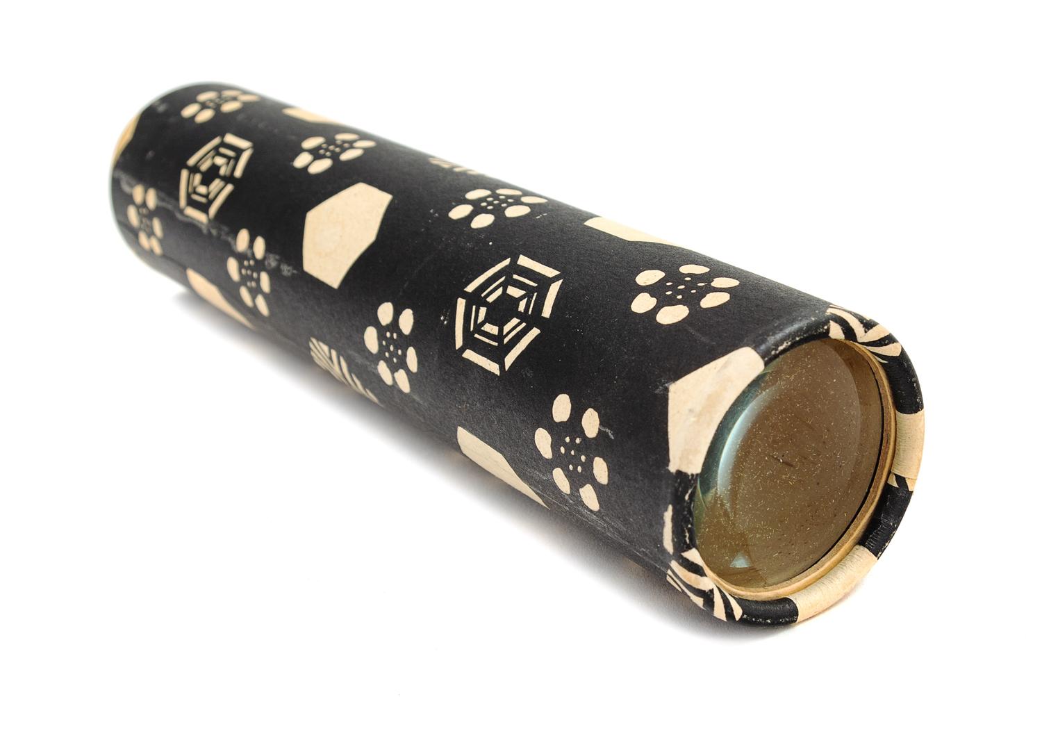 A Japanese Kaleidoscope Length 9 1/2 inches. — MID 20TH CENTURY