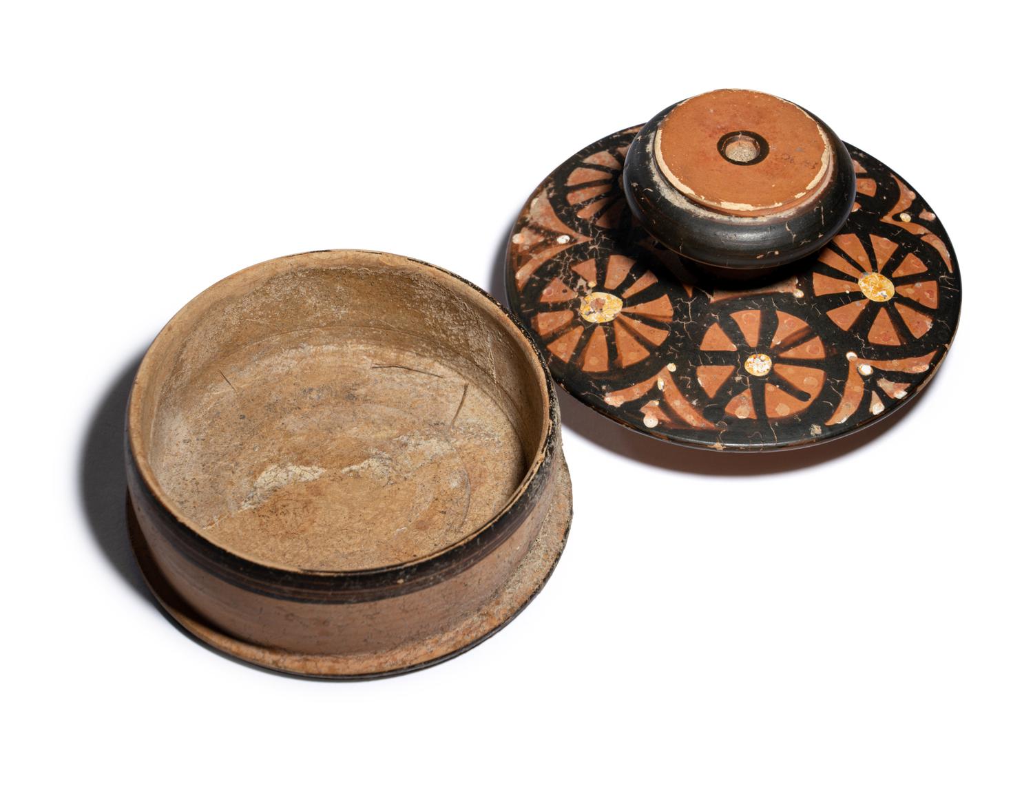 An Apulian Lidded Pyxis
