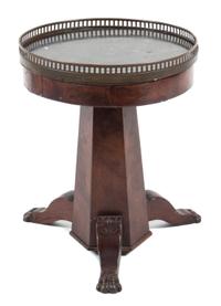 A Louis-Philippe Walnut Gueridon Height 18 x diameter 14 1/2 inches. — 19TH CENTURY