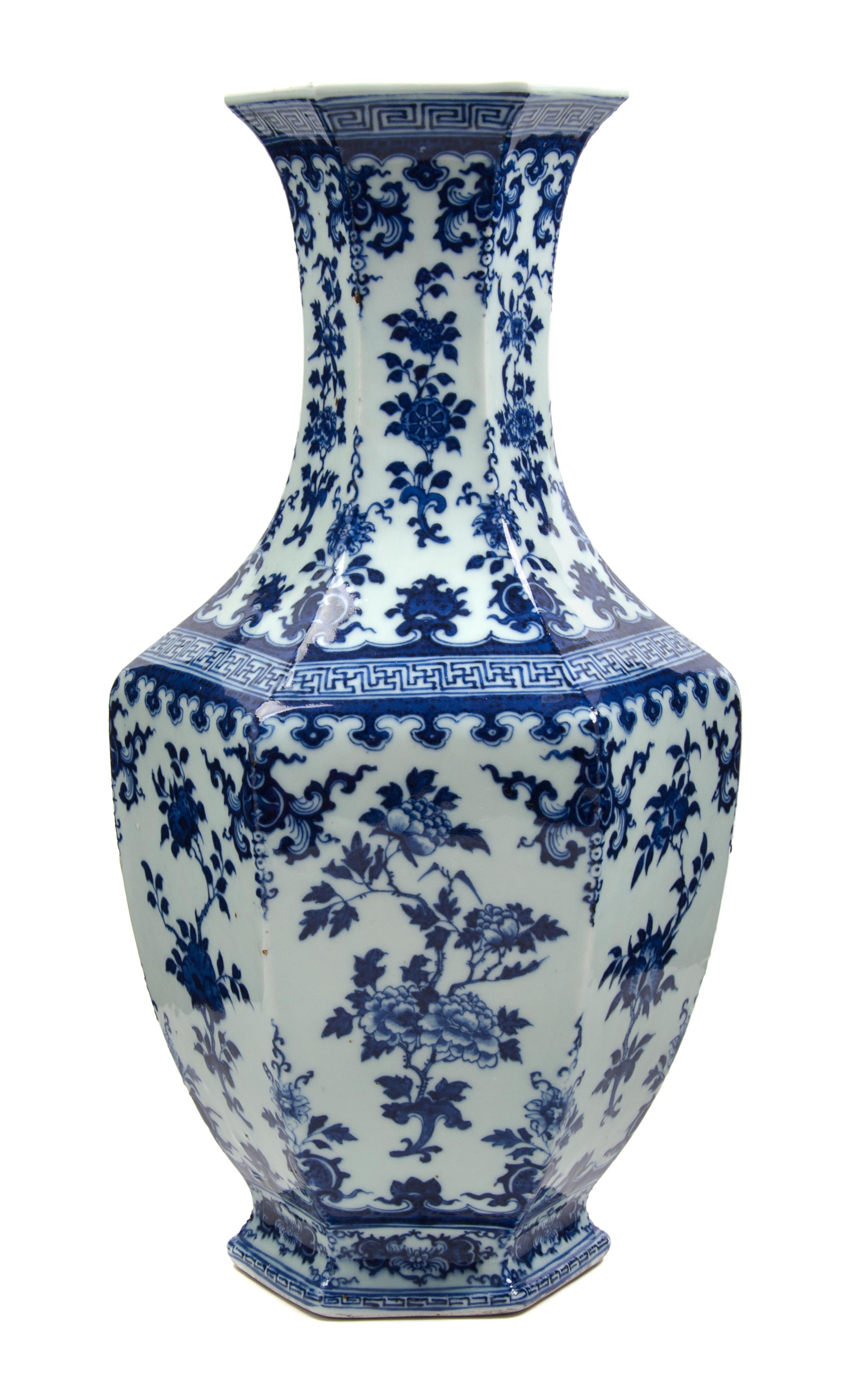 A Blue and White Porcelain Hexagonal Vase Height 17 1/4 inches. — 18TH/19TH CENTURY
