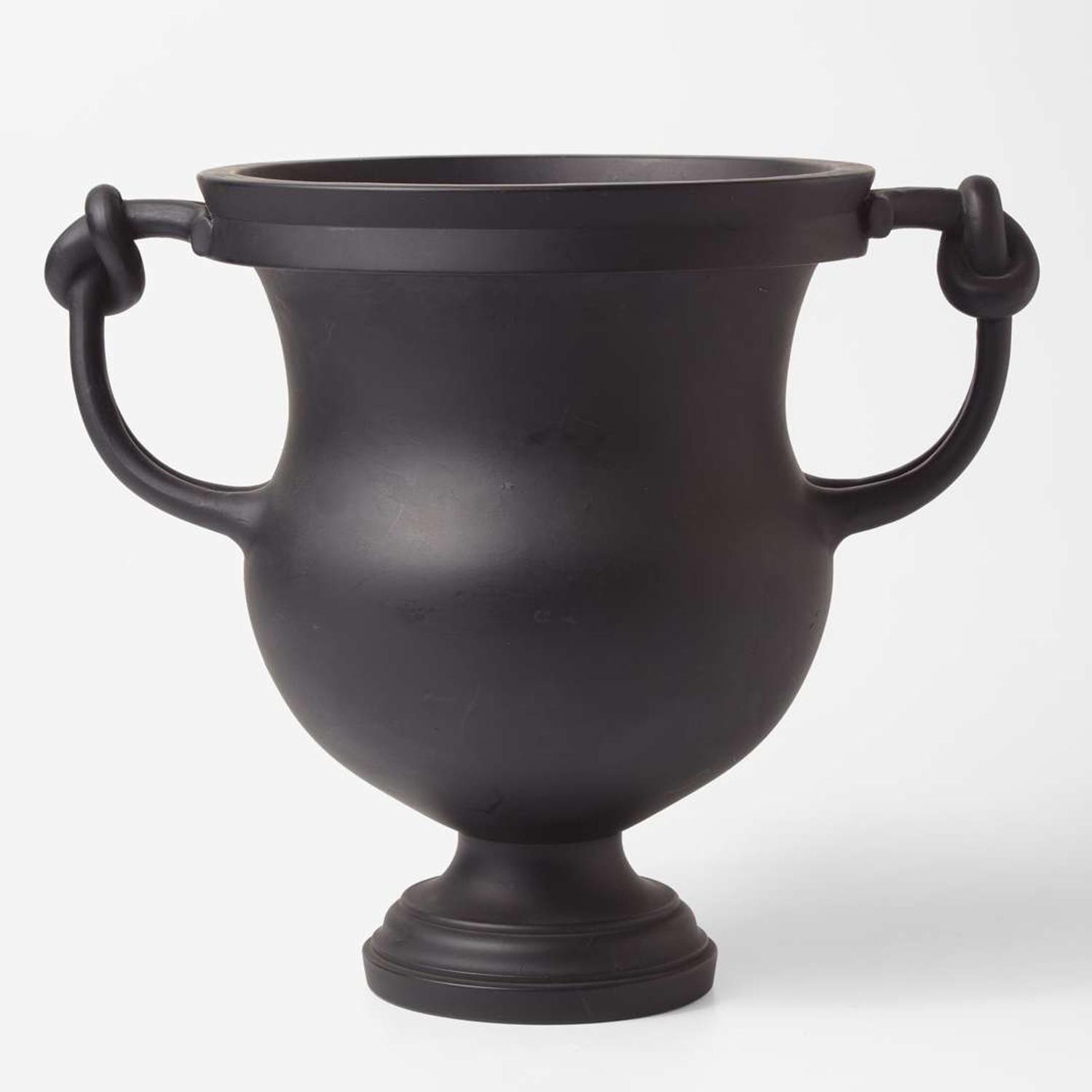 A Wedgwood Black Basaltes Knot-Handled Wine Cooler UK, circa 1800
