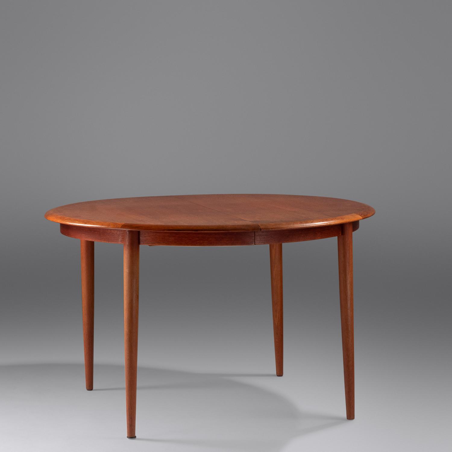 Dining Table with Two Leaves Brande Mobelindustri, Denmark