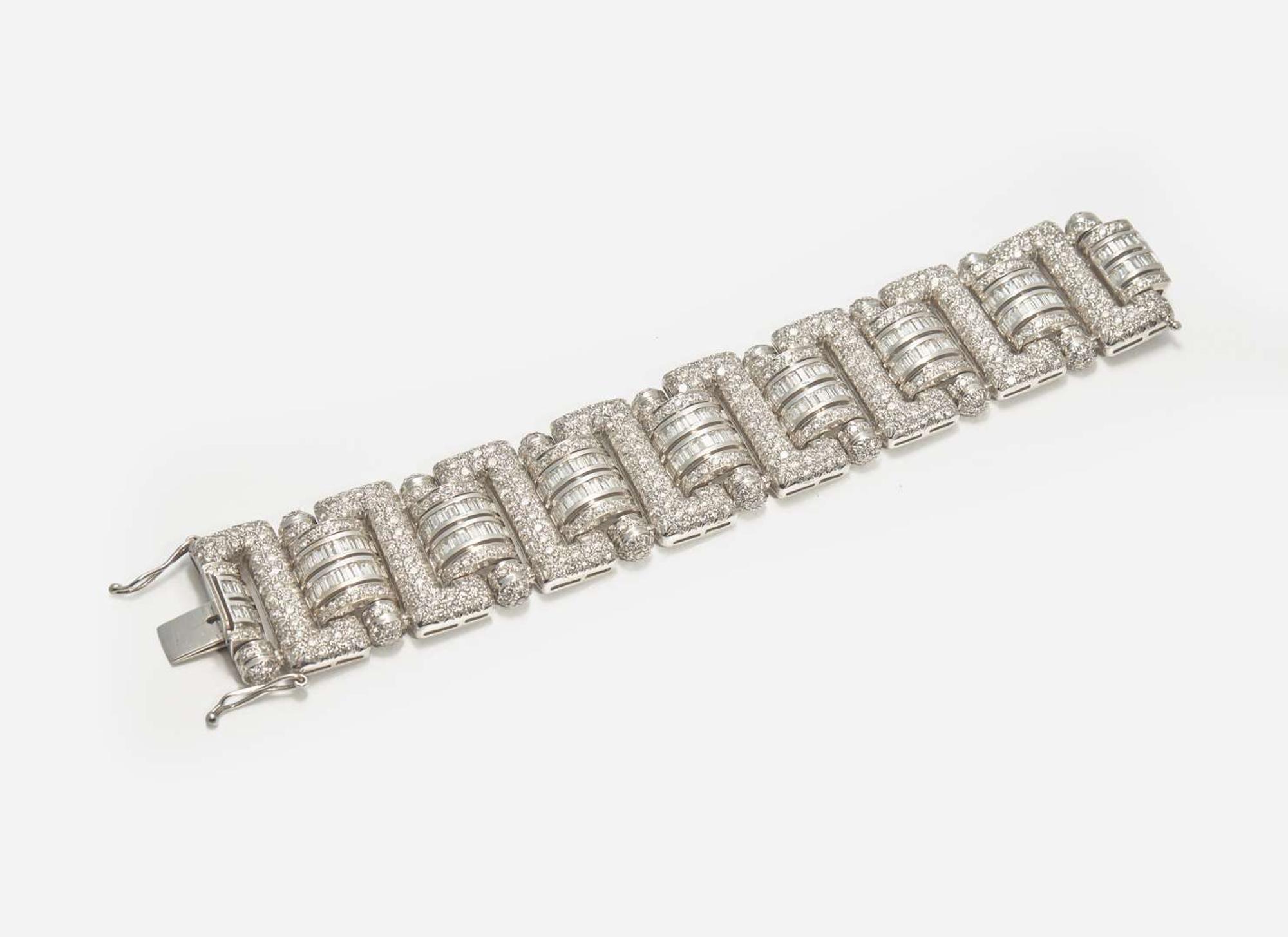 An 18K White Gold and Diamond Bracelet