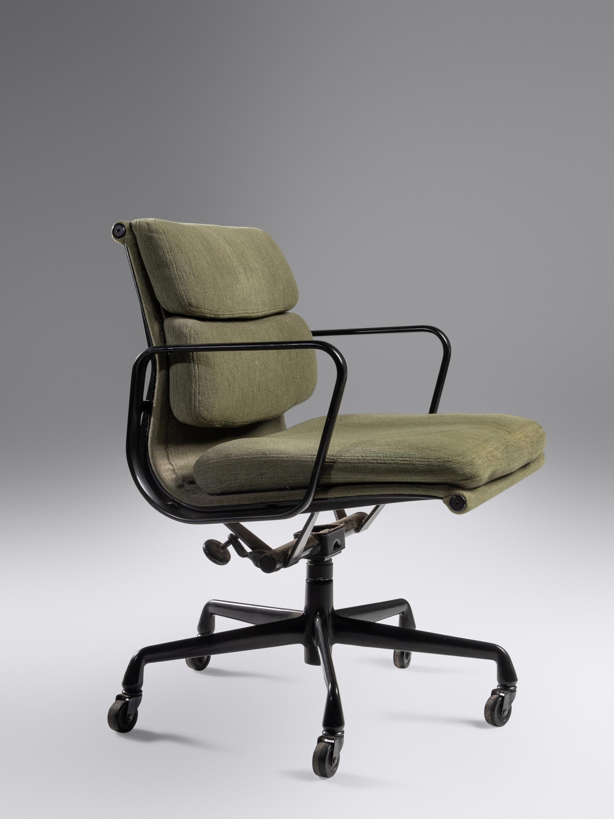Soft-Pad Executive Chair Herman Miller, USA
