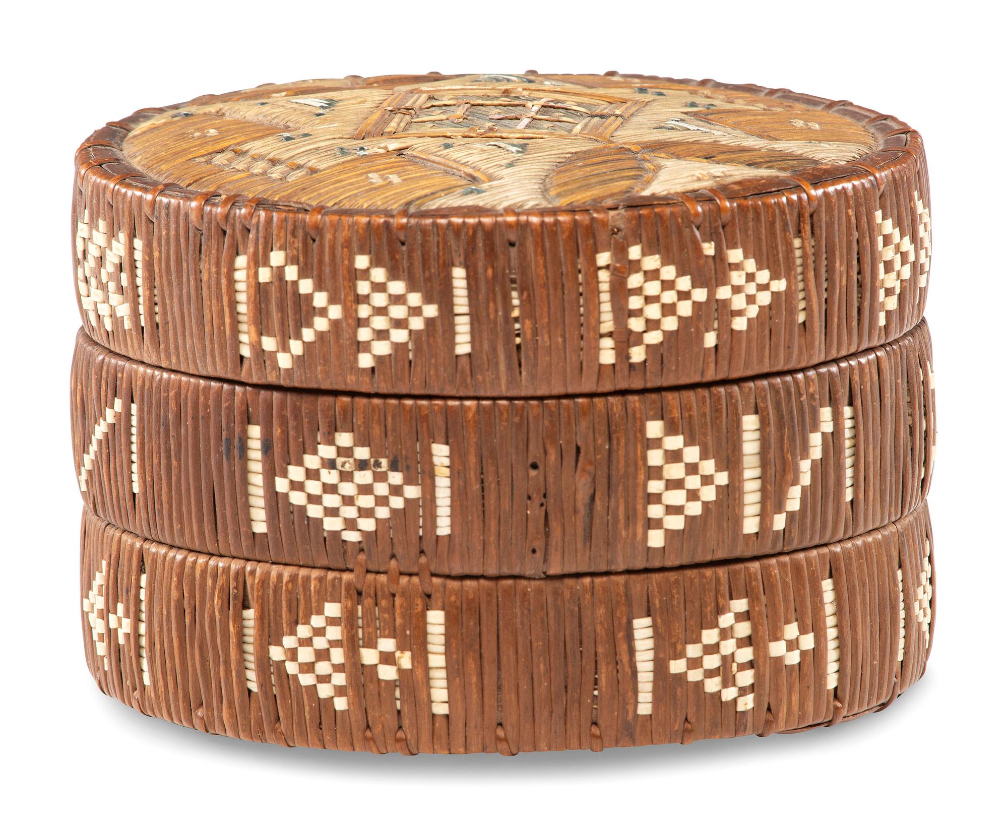 Mi'kmaq Quilled Birchbark Trinket Box