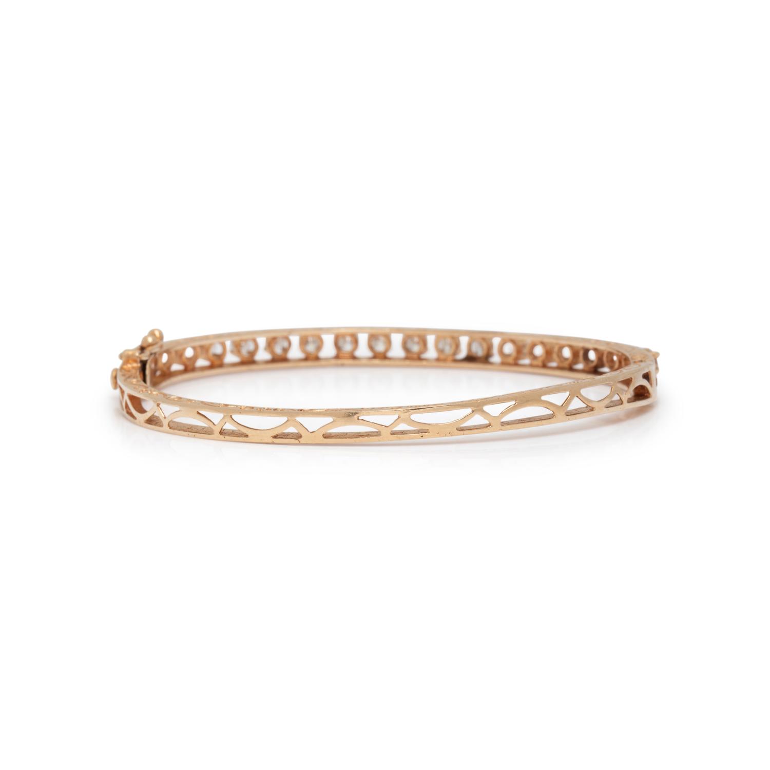 YELLOW GOLD AND DIAMOND BANGLE BRACELET