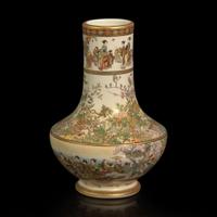 A finely-decorated Satsuma-type vase, Okamoto Ryozan 日本萨摩烧风格瓷瓶 亮山造 Meiji period ??