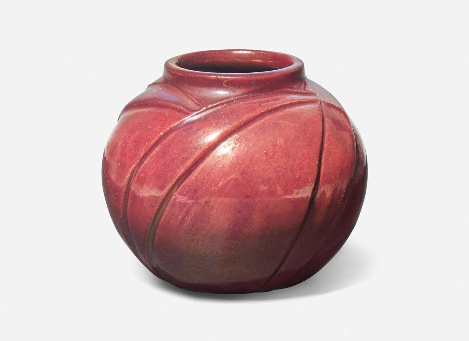 Newcomb College, Rare Cabinet Vase