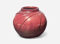 Newcomb College, Rare Cabinet Vase