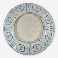 A large Chinese blue and white "Kraak" porcelain charger 克拉克瓷青花大盘 17th century ????