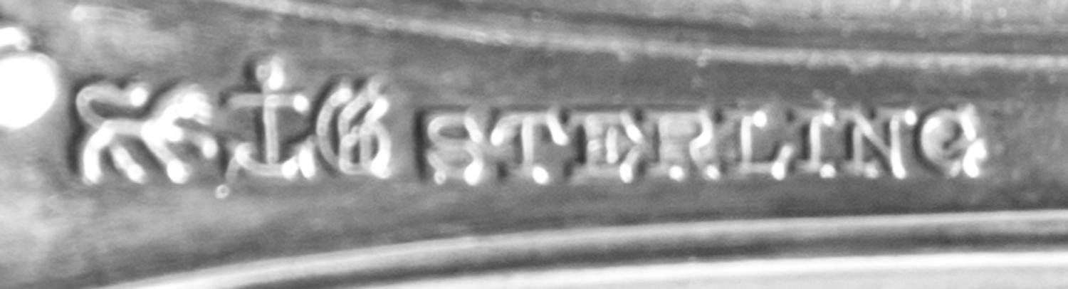 An American Silver Flatware Service, Gorham Mfg. Co. Providence, RI, Buttercup pattern, comprising: 6 dinner knives 6 tablespoons 12 te