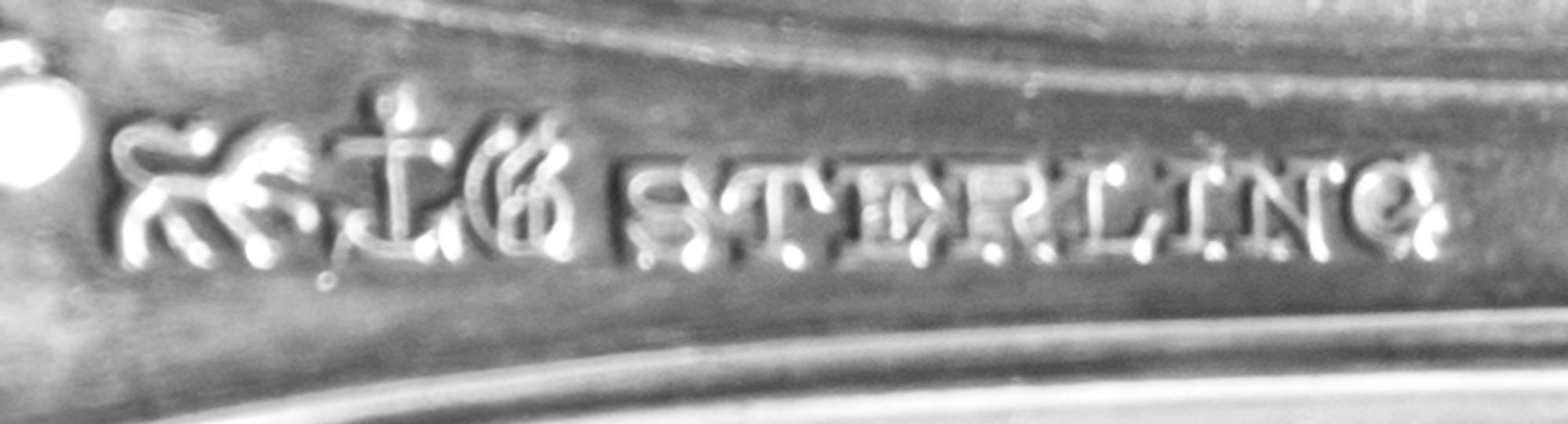 An American Silver Flatware Service, Gorham Mfg. Co. Providence, RI, Buttercup pattern, comprising: 6 dinner knives 6 tablespoons 12 te